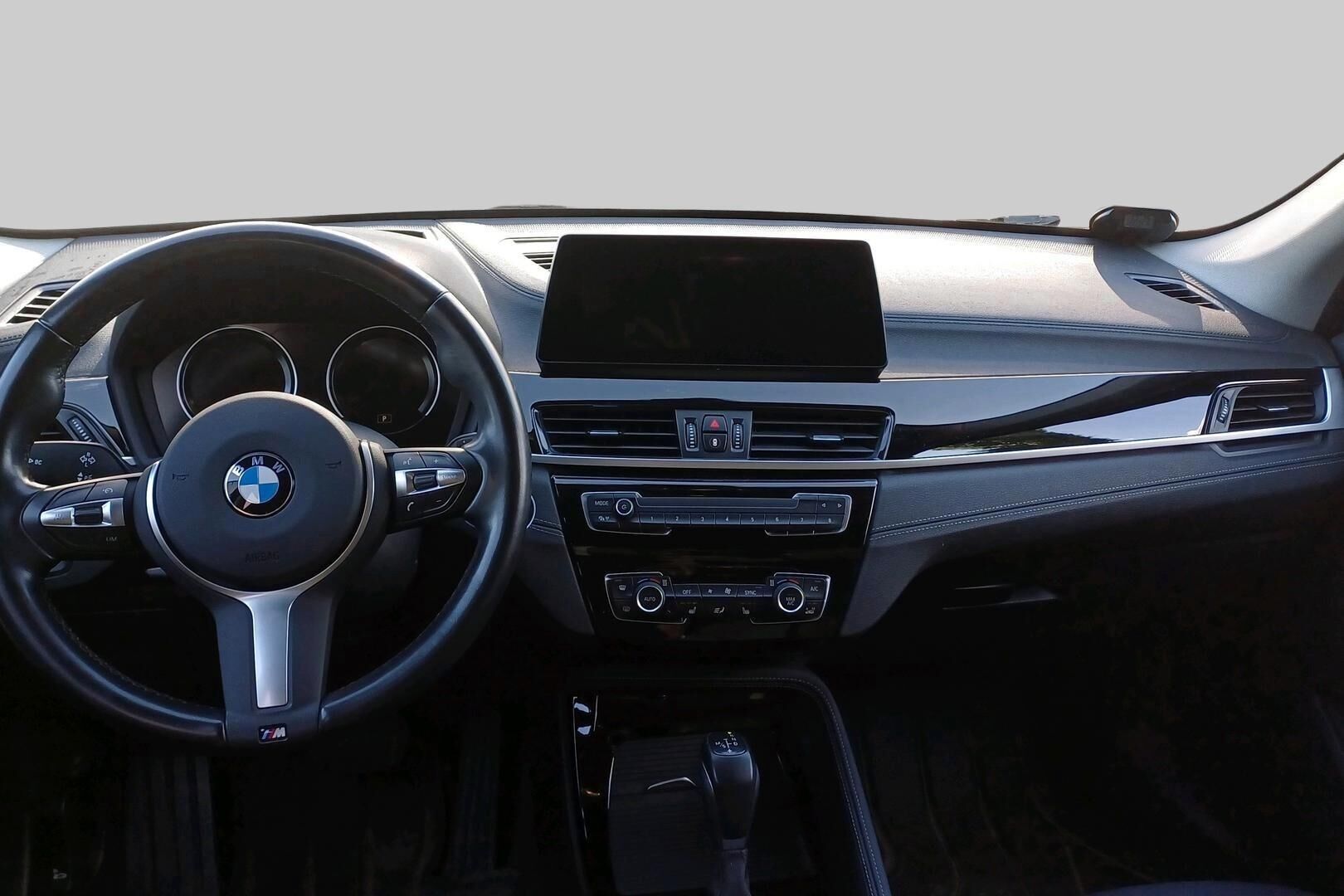 BMW X1 iso kuva 2