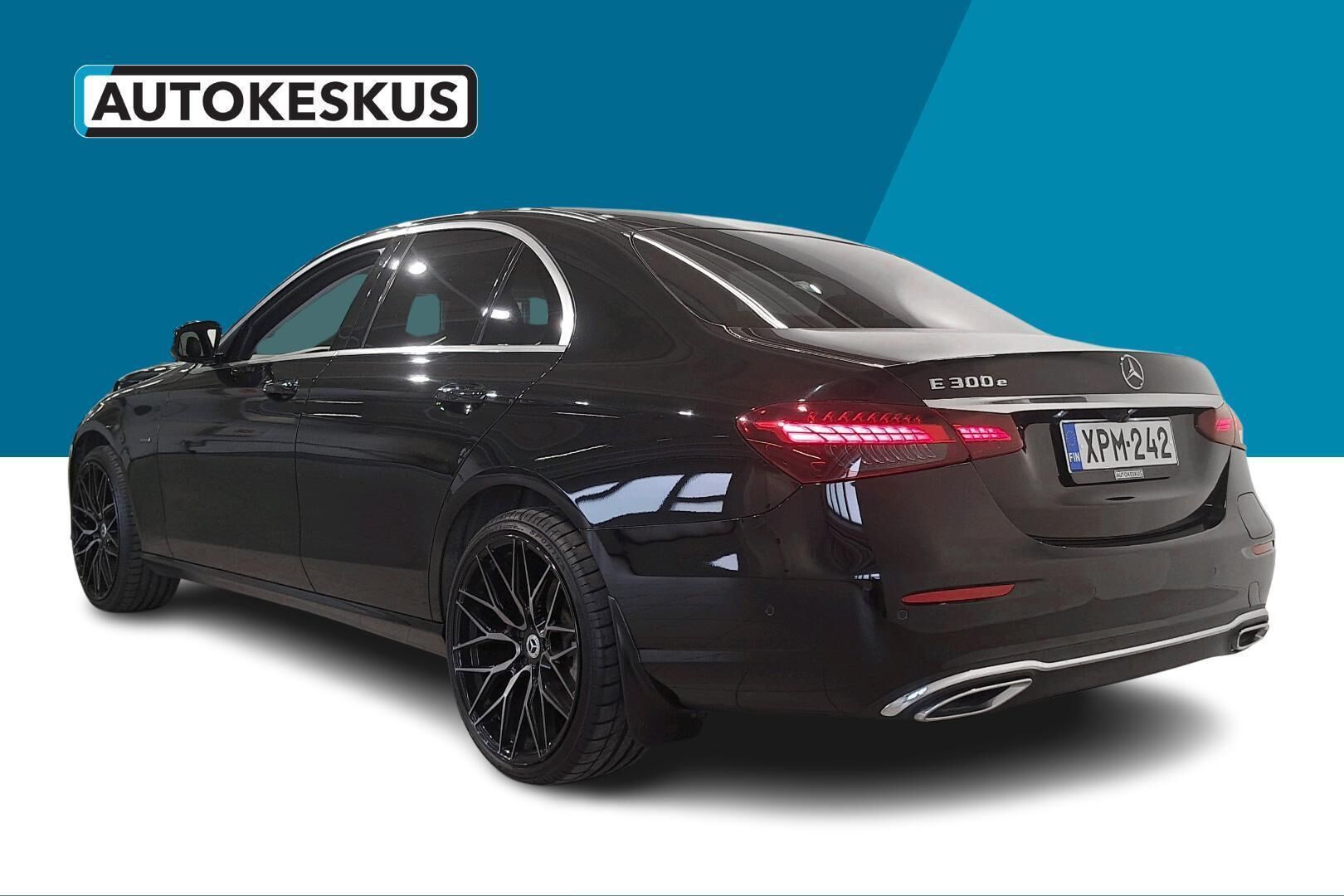 Mercedes-Benz E iso kuva 4