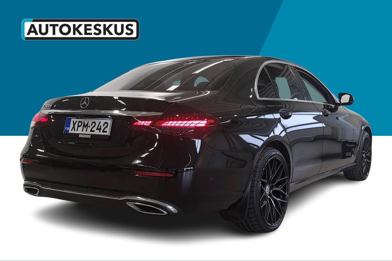 Mercedes-Benz E iso kuva 6