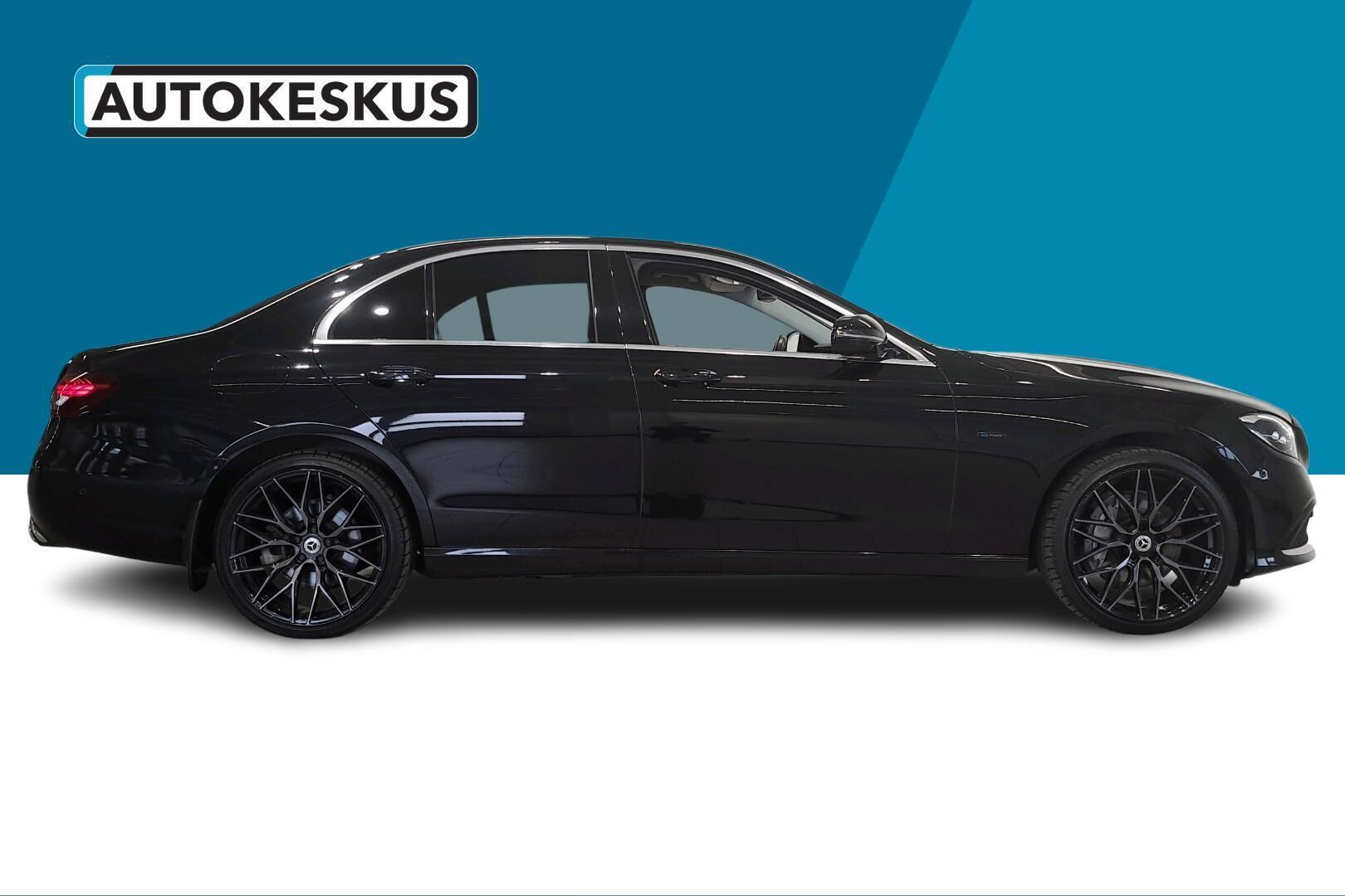 Mercedes-Benz E iso kuva 7
