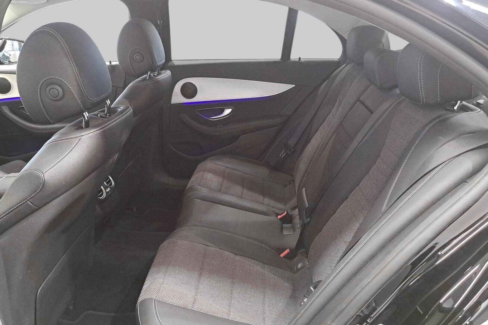 Mercedes-Benz E iso kuva 9