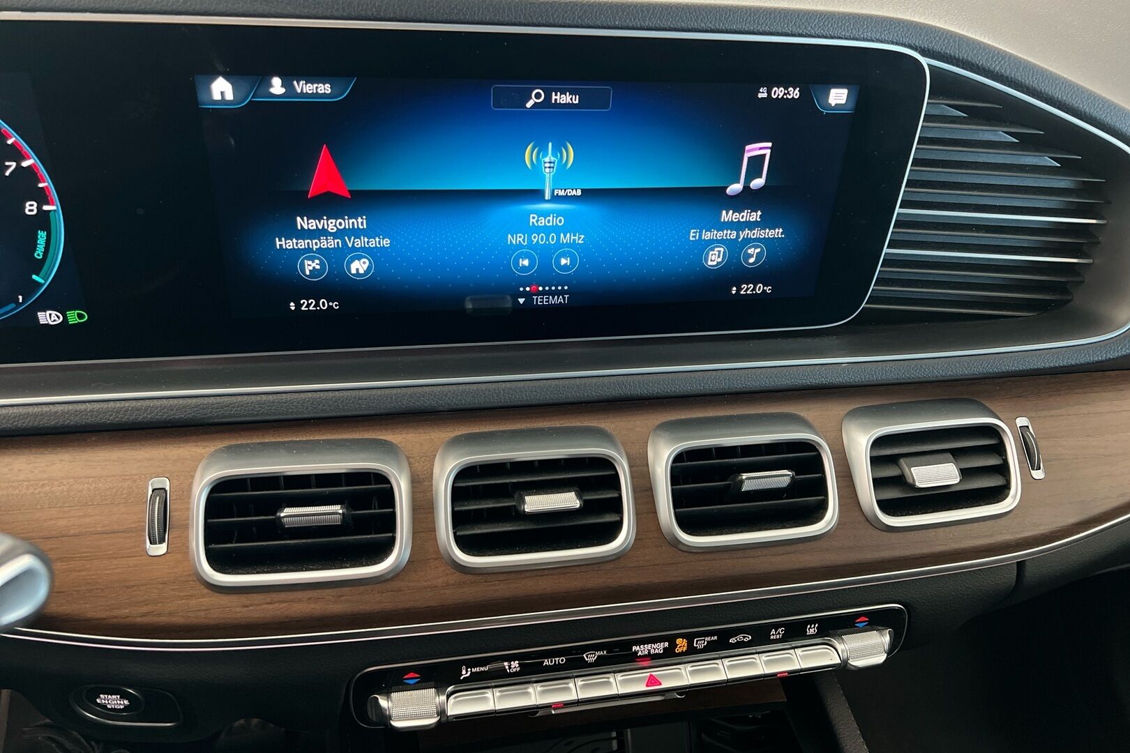 Mercedes-Benz GLE iso kuva 12