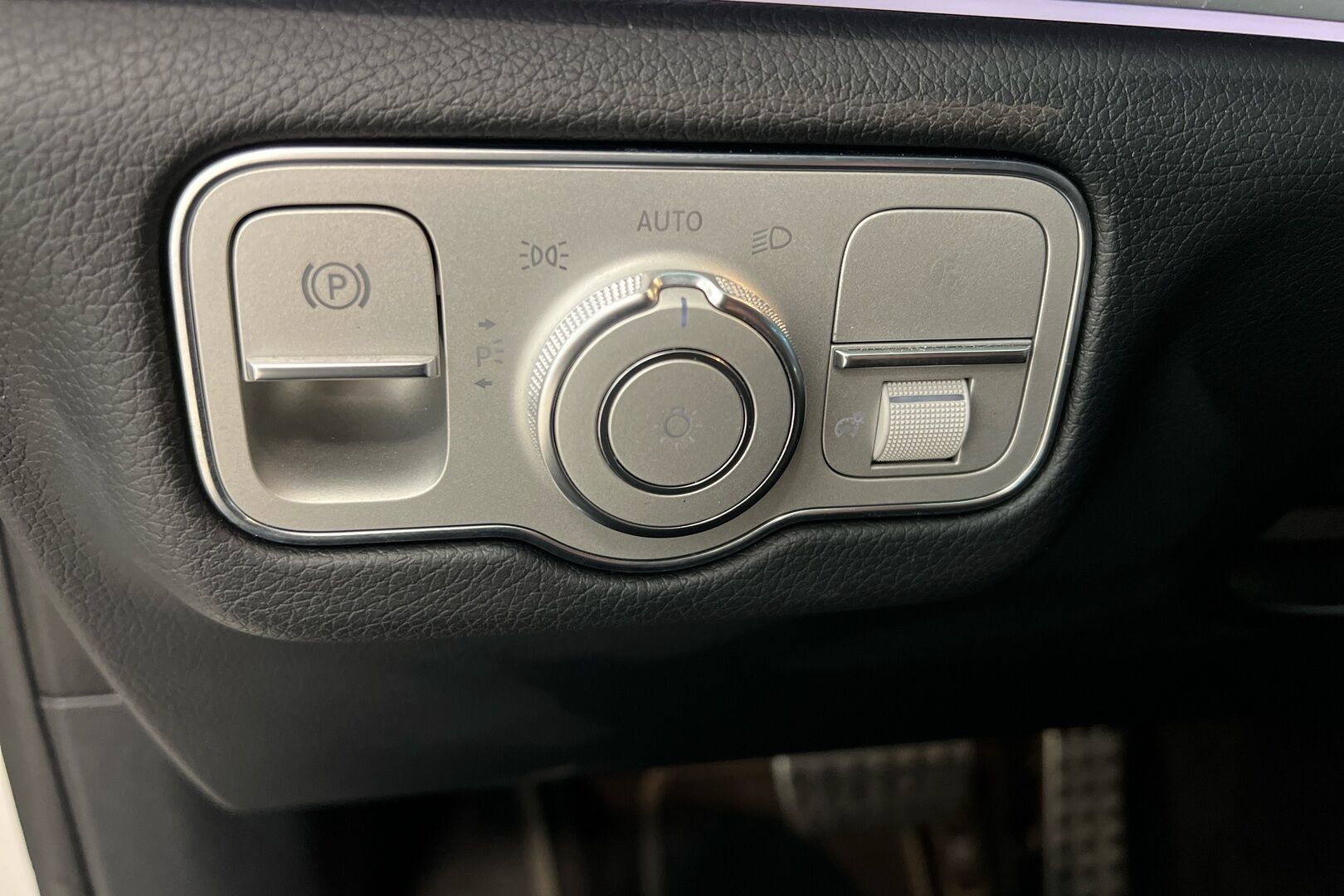 Mercedes-Benz GLE iso kuva 19