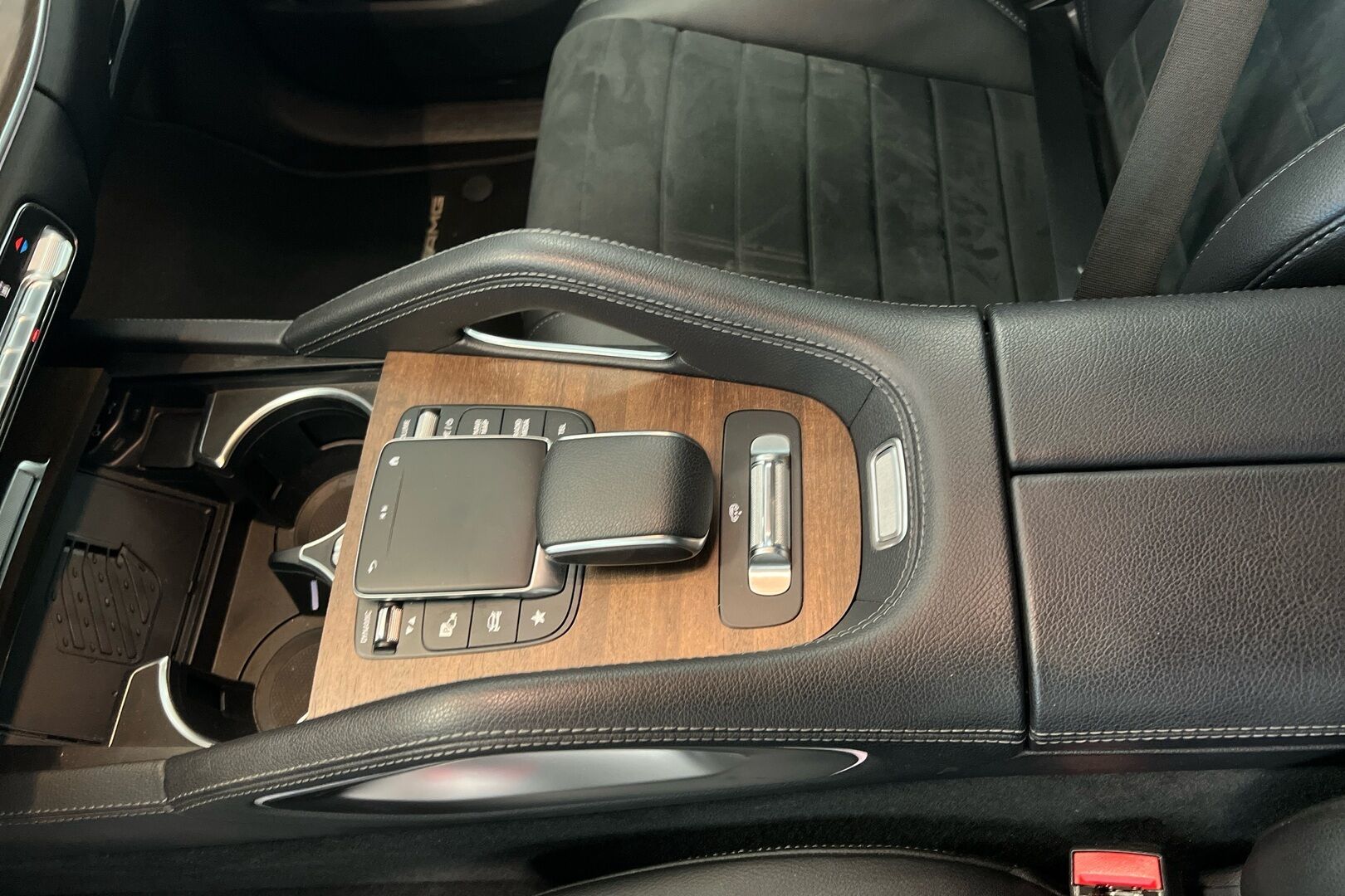 Mercedes-Benz GLE iso kuva 21