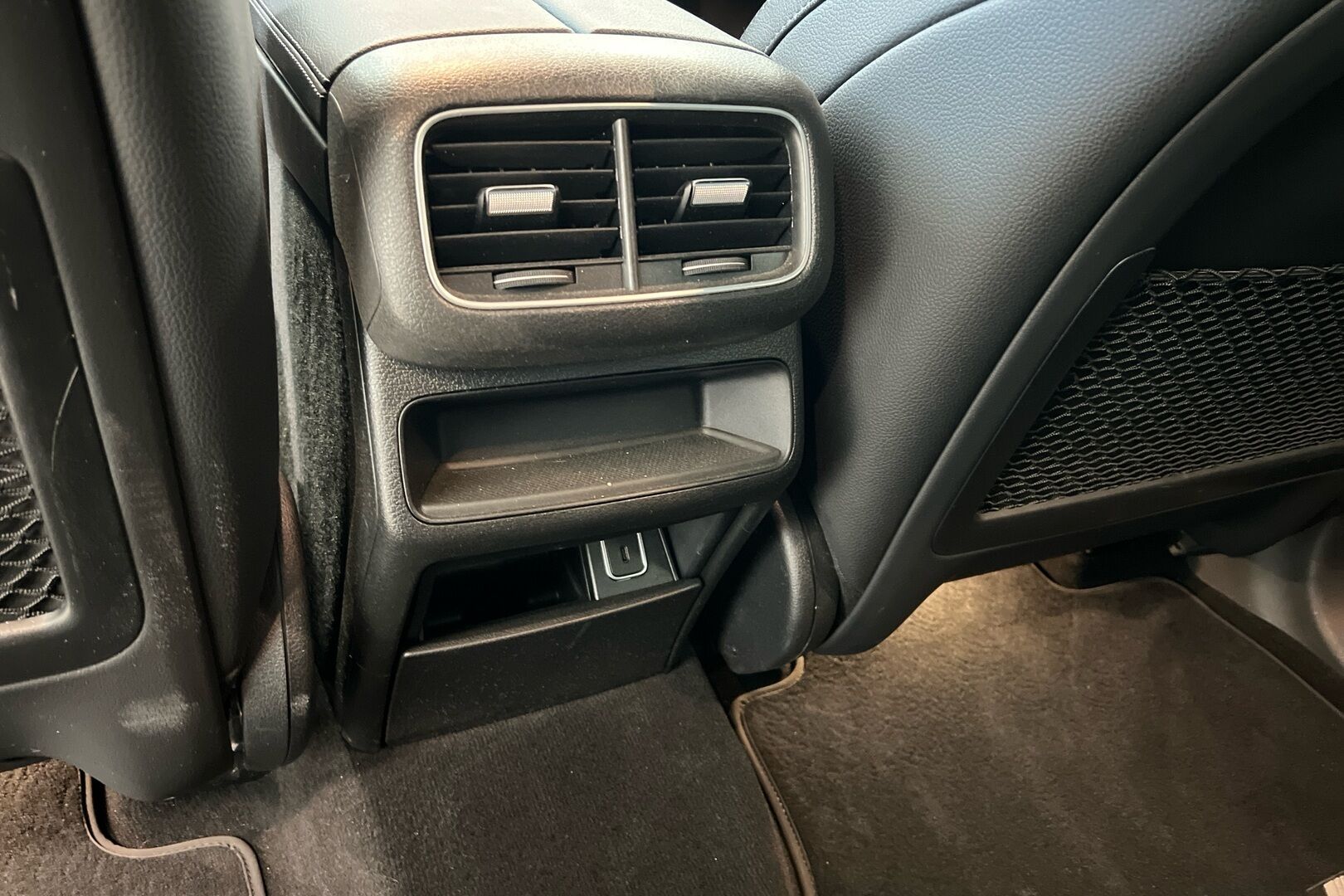 Mercedes-Benz GLE iso kuva 22