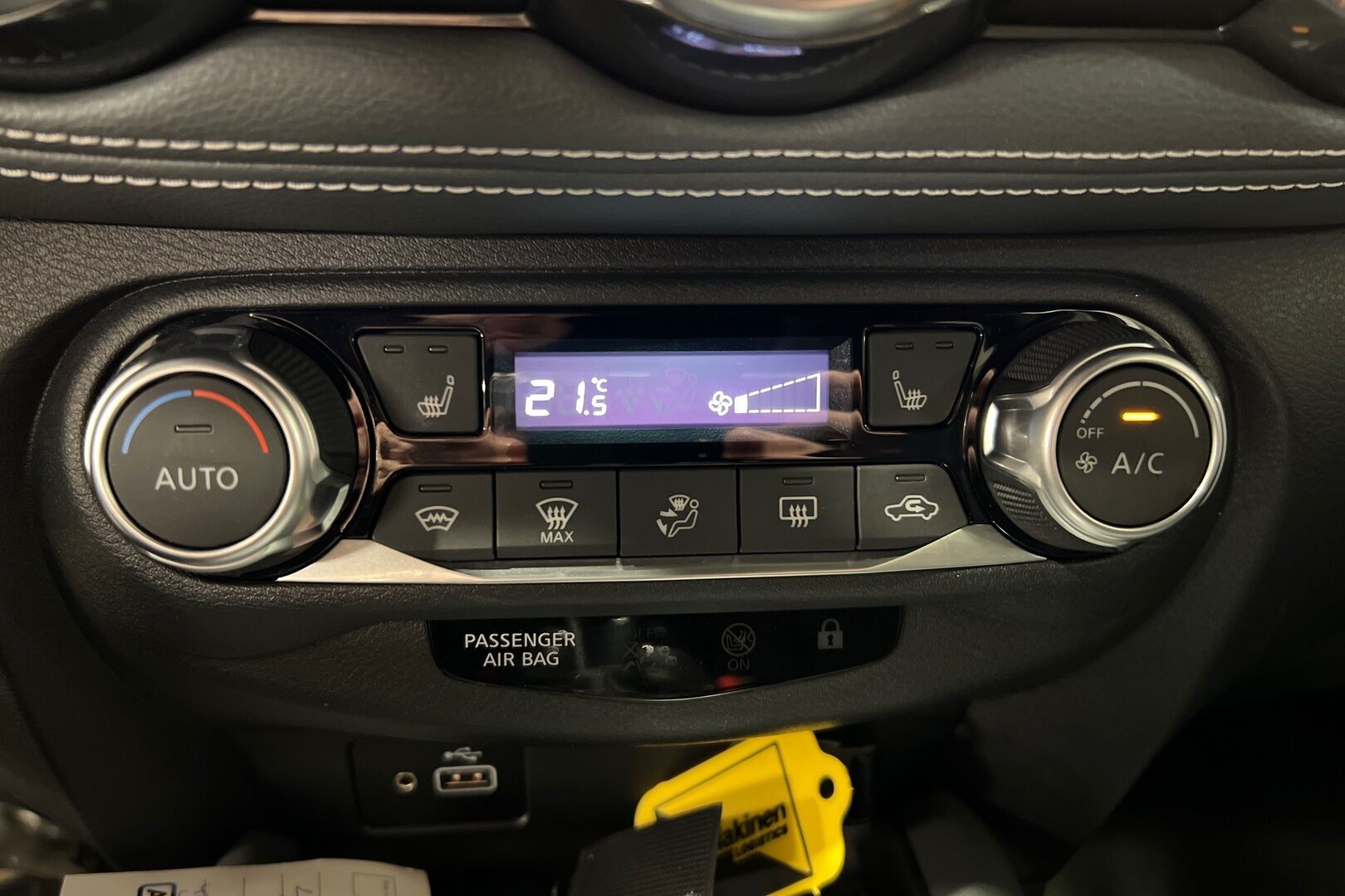 Nissan Juke iso kuva 16