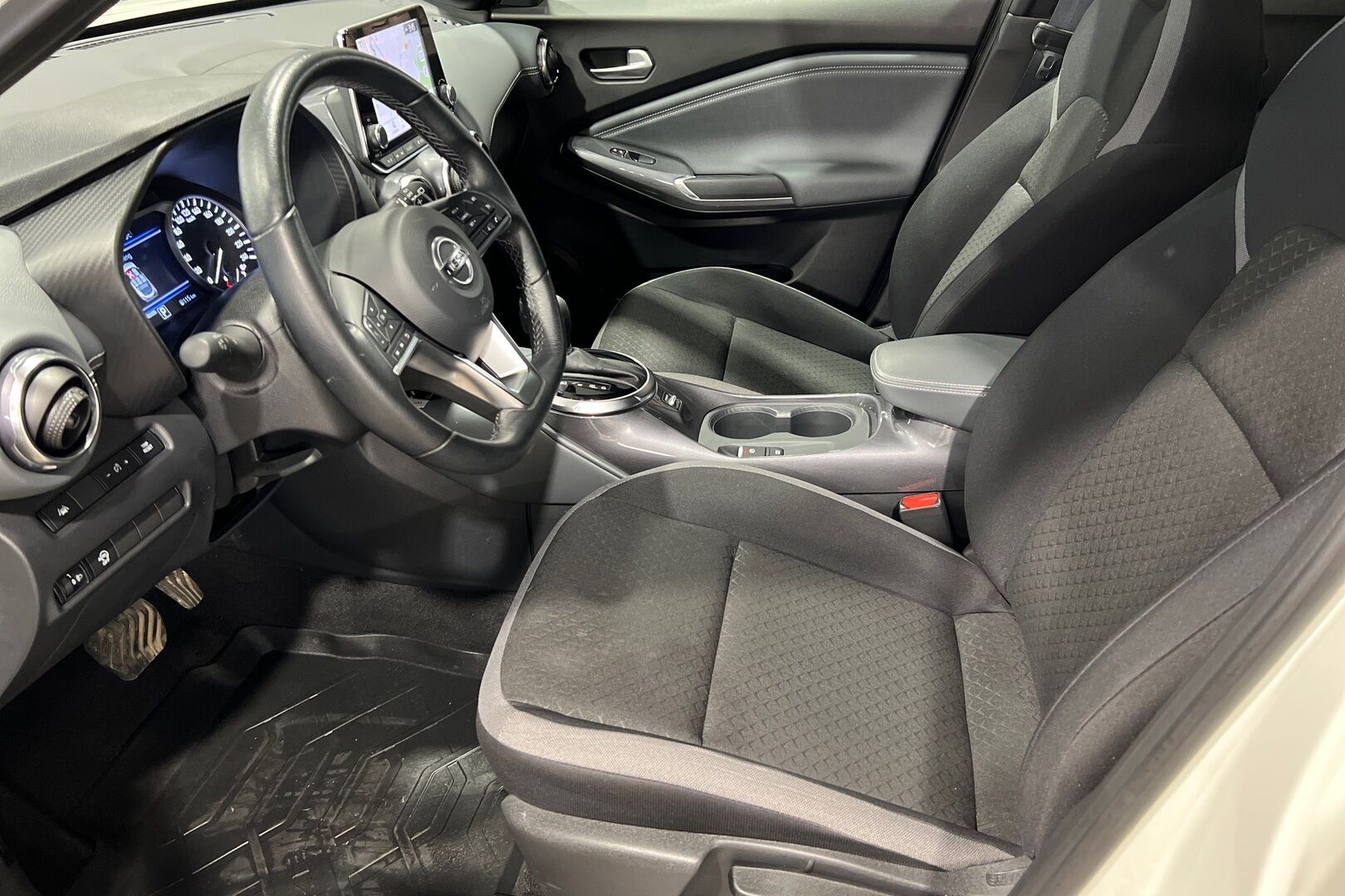 Nissan Juke iso kuva 4
