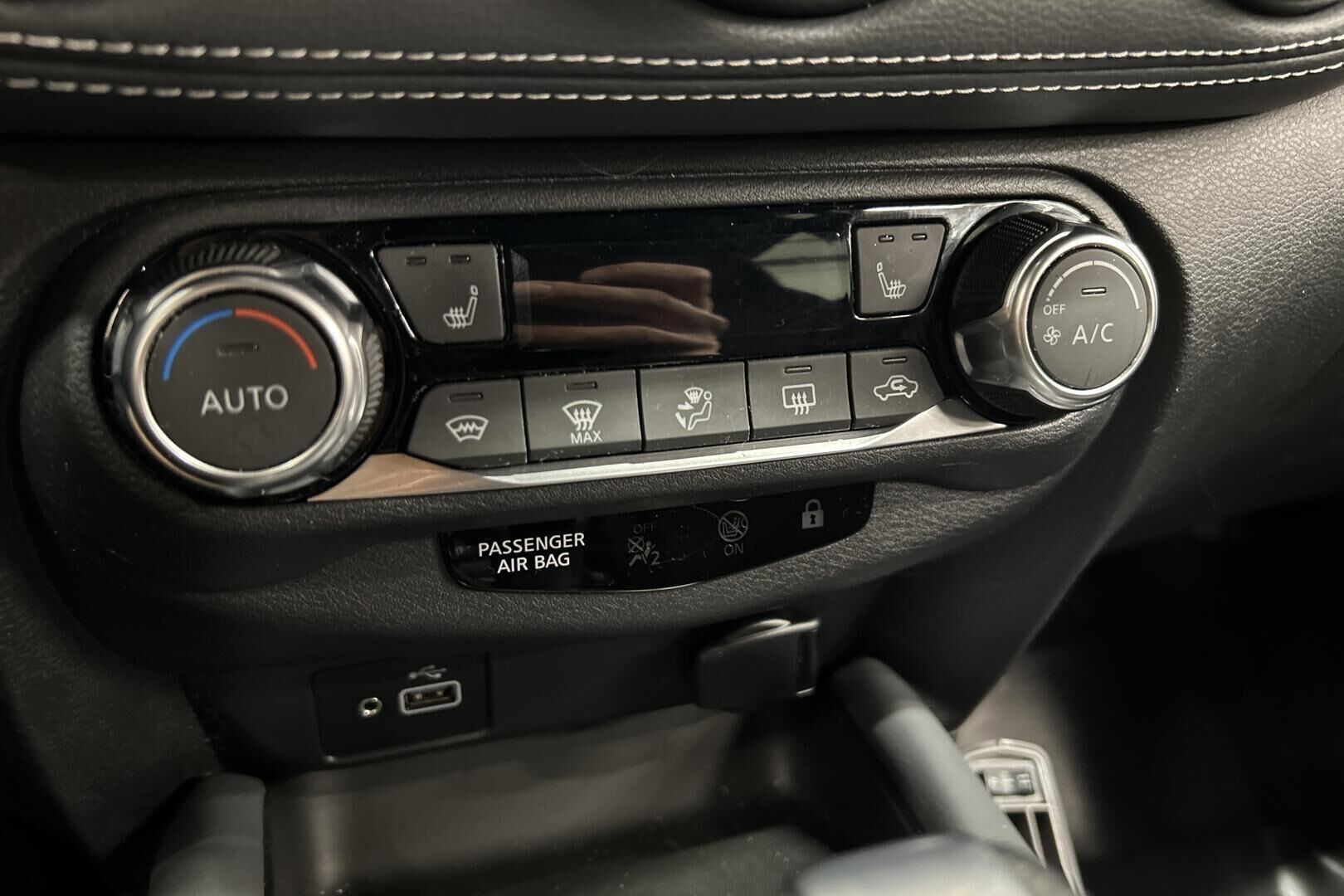 Nissan Juke iso kuva 17