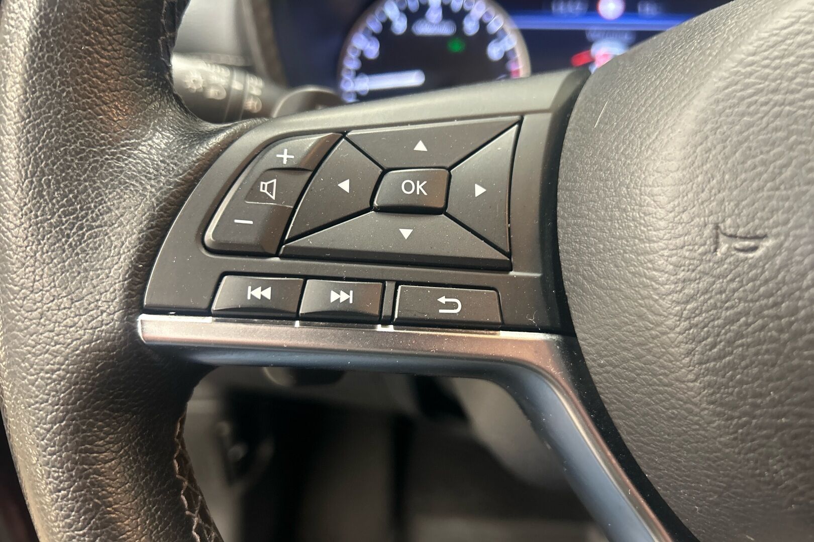 Nissan Juke iso kuva 12