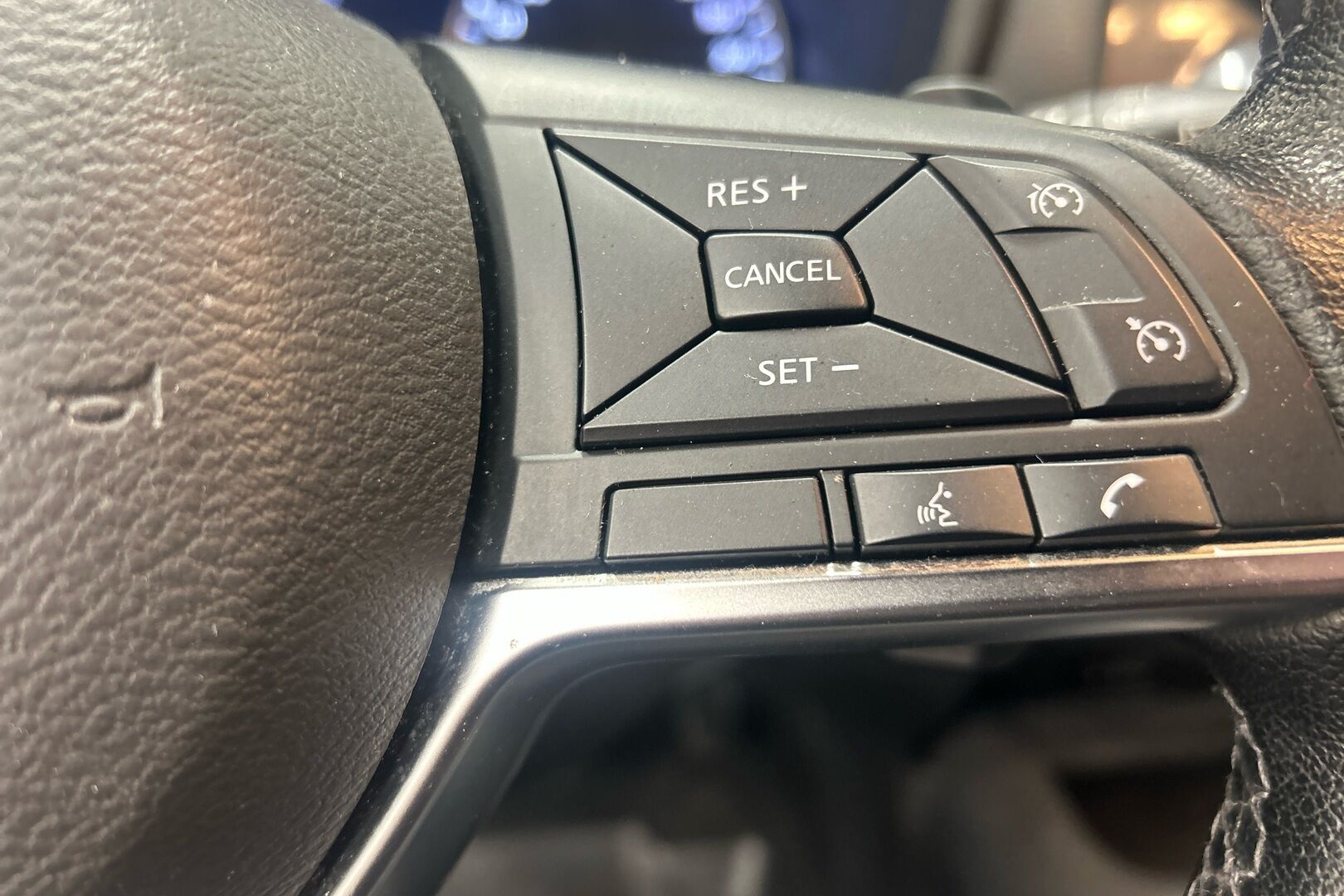 Nissan Juke iso kuva 13