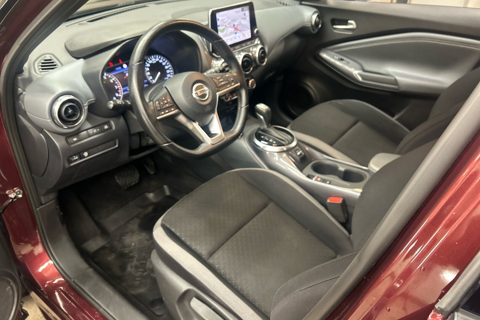 Nissan Juke iso kuva 6