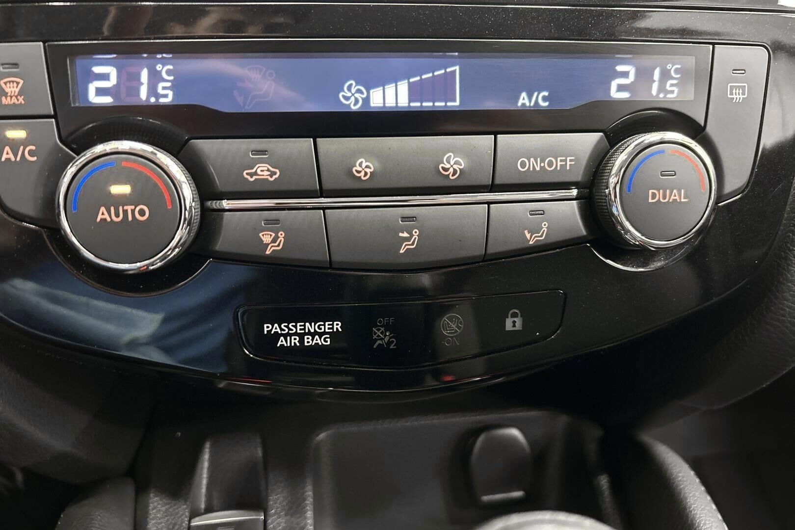 Nissan Qashqai iso kuva 15