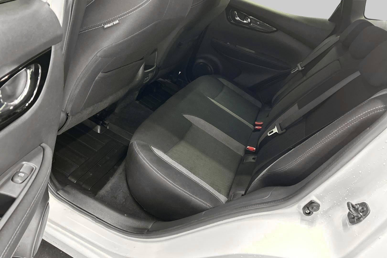 Nissan Qashqai iso kuva 8