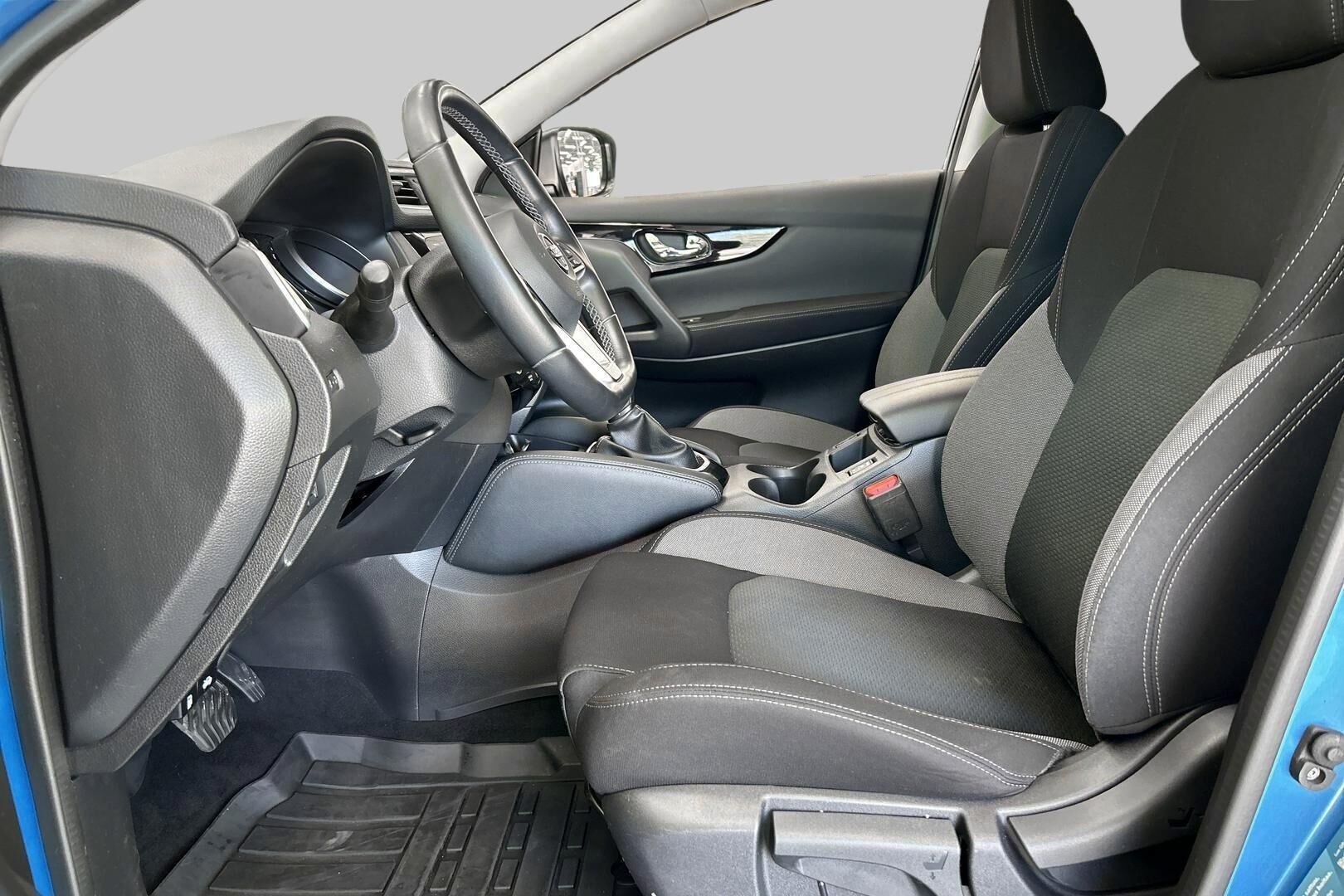 Nissan Qashqai iso kuva 8