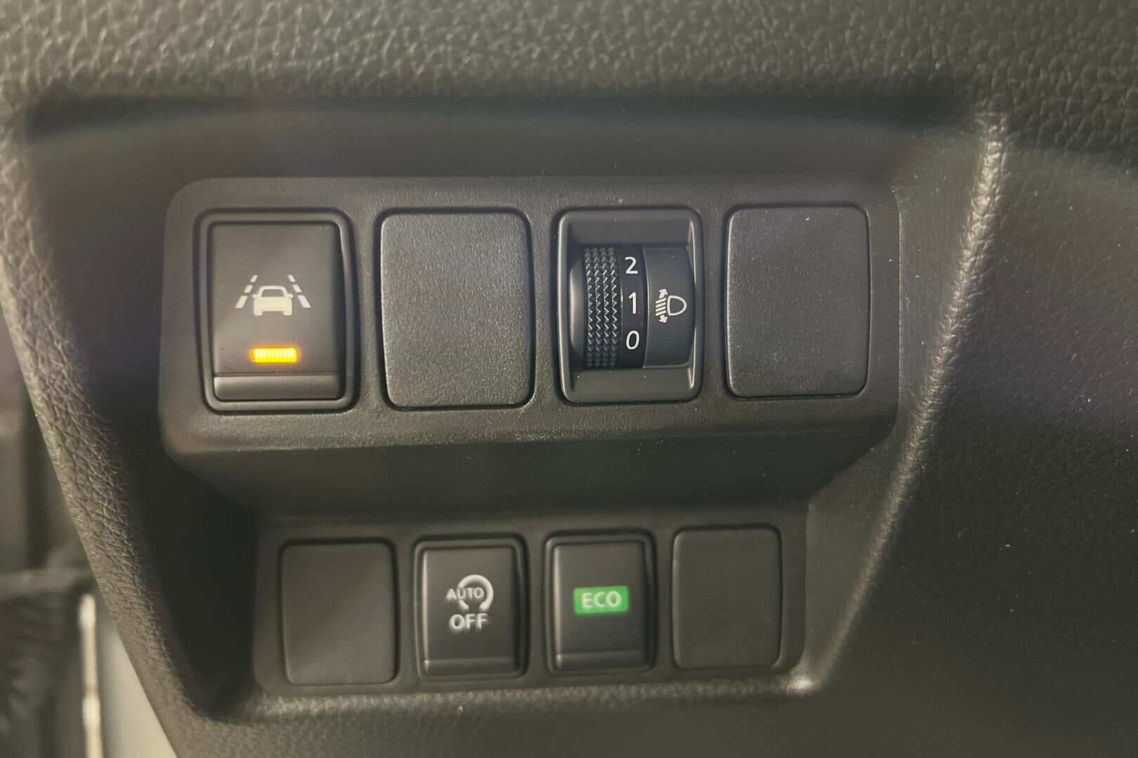 Nissan Qashqai iso kuva 14