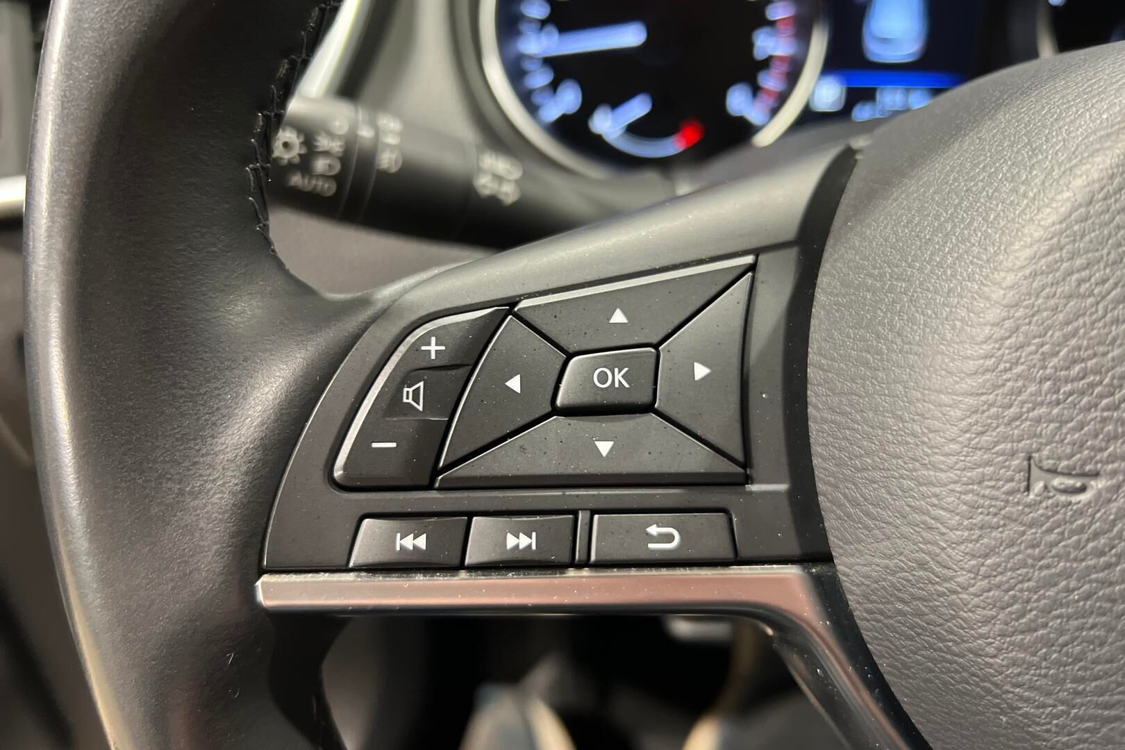 Nissan Qashqai iso kuva 15