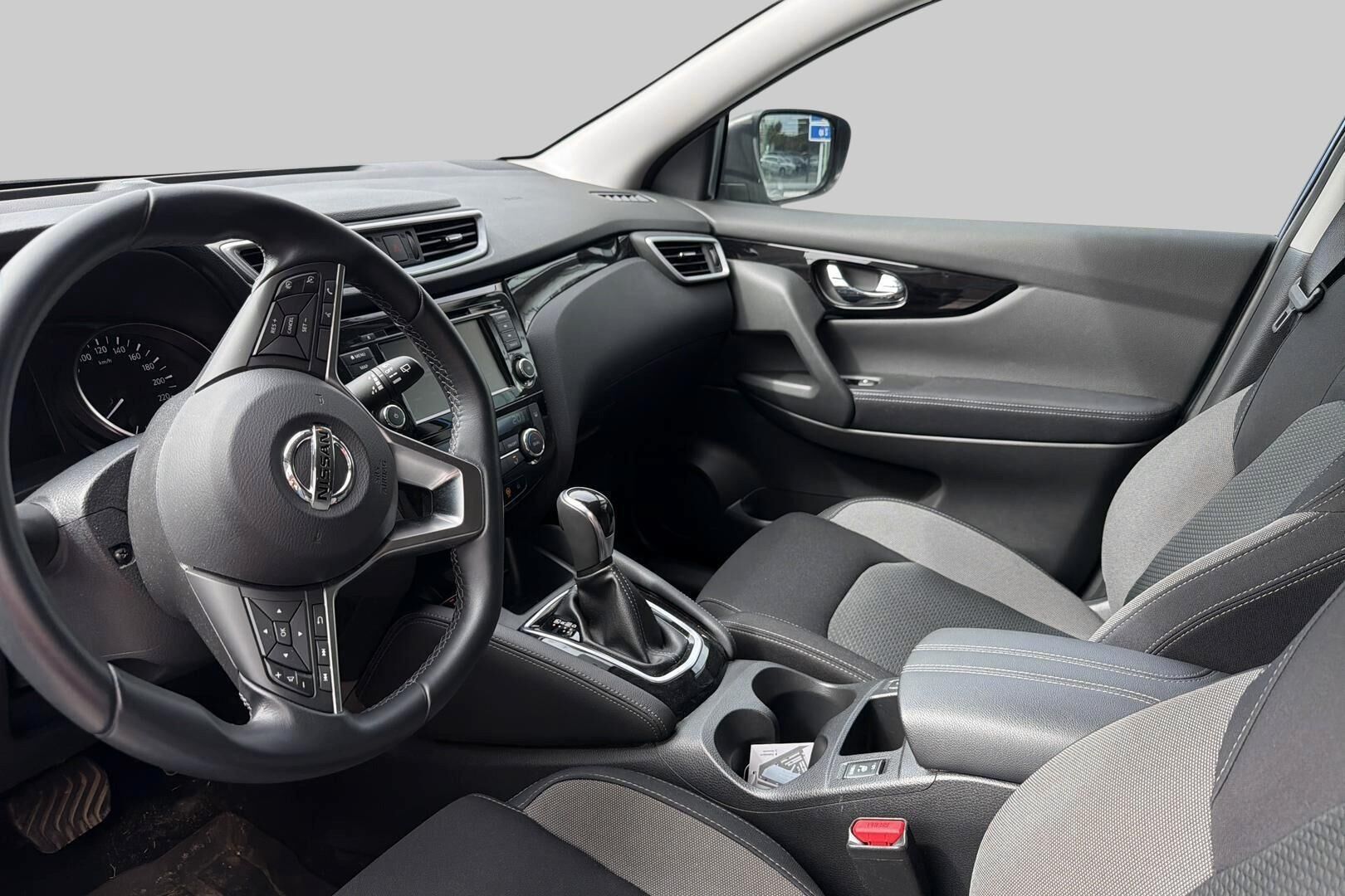 Nissan Qashqai iso kuva 2