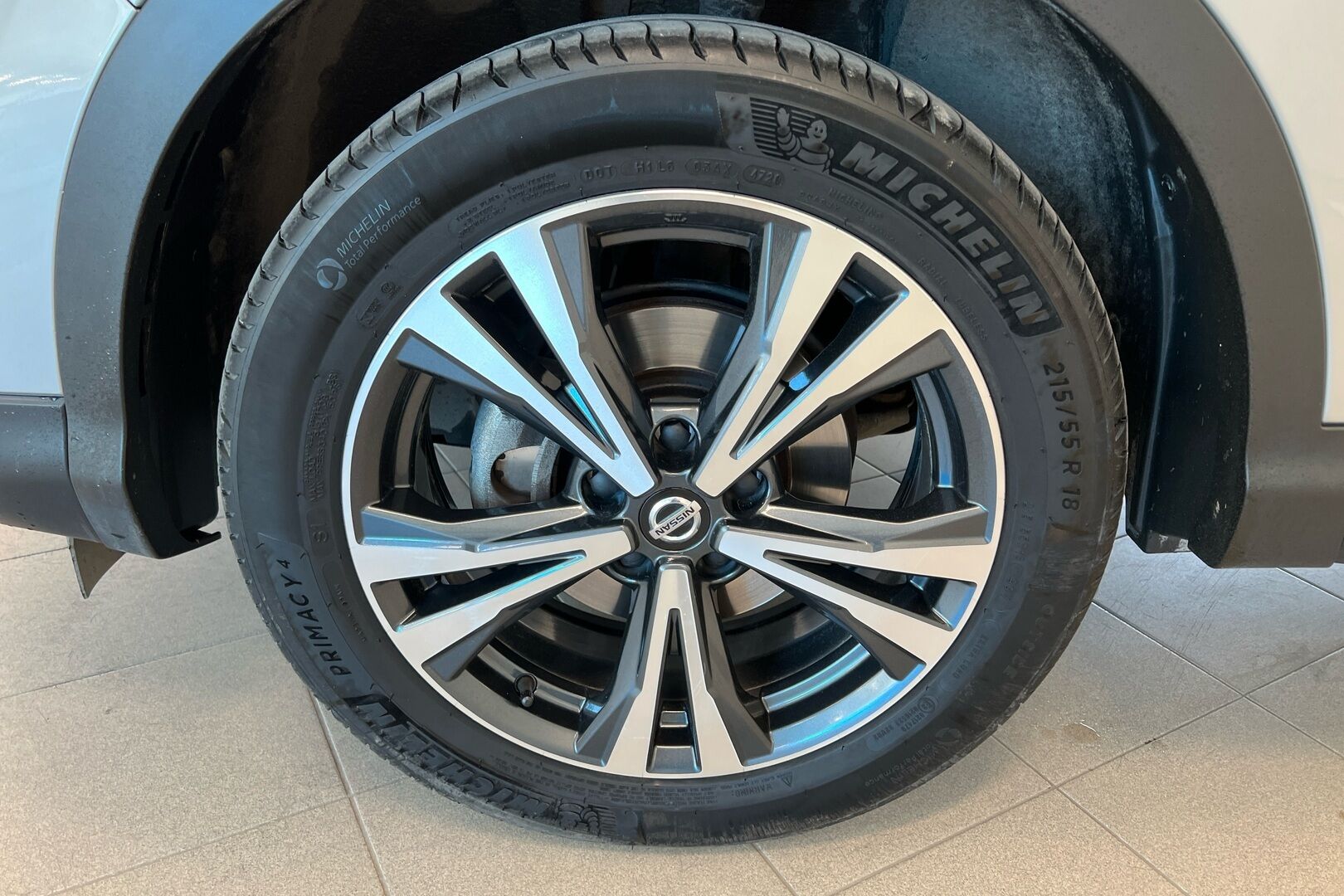 Nissan Qashqai iso kuva 10