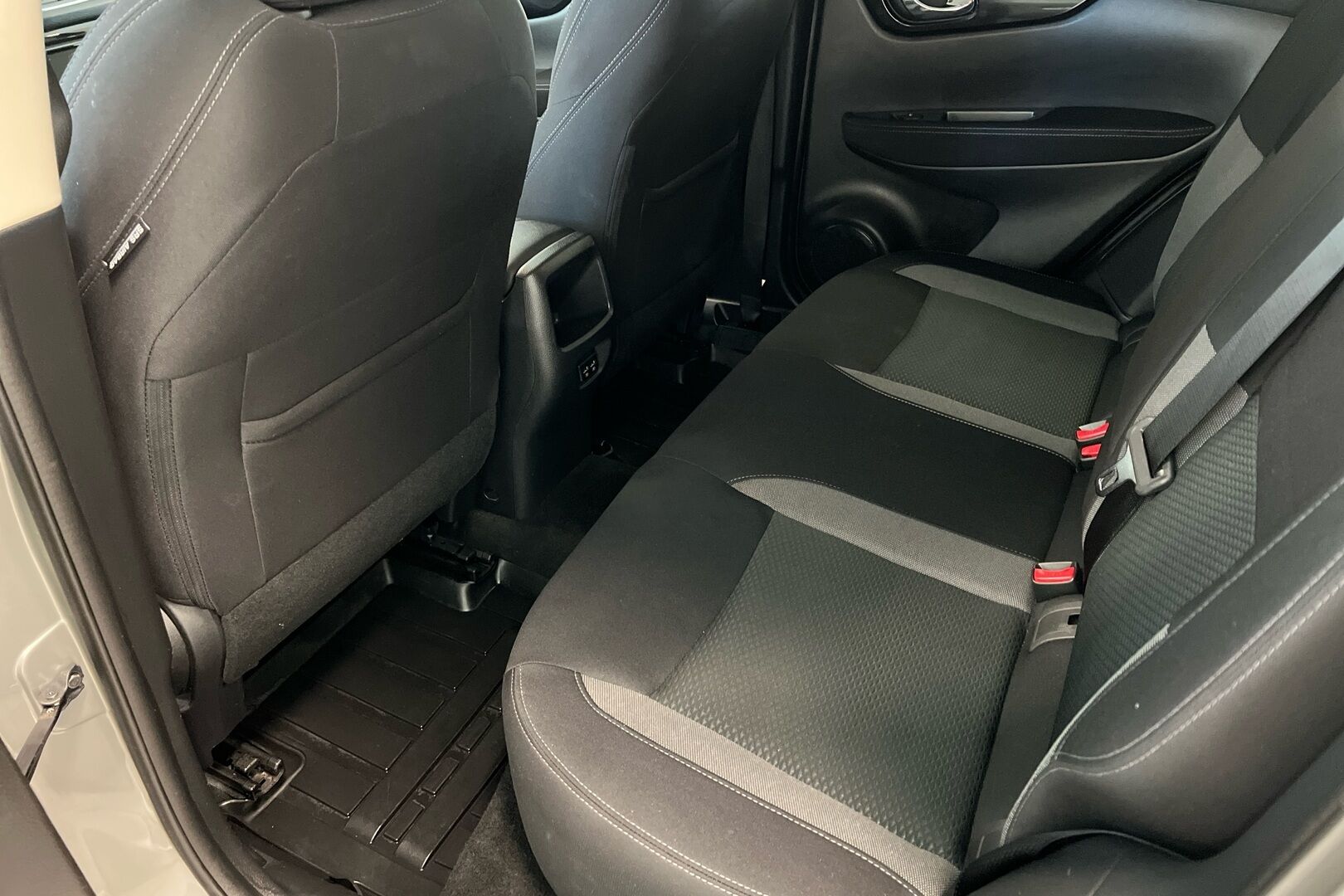 Nissan Qashqai iso kuva 8