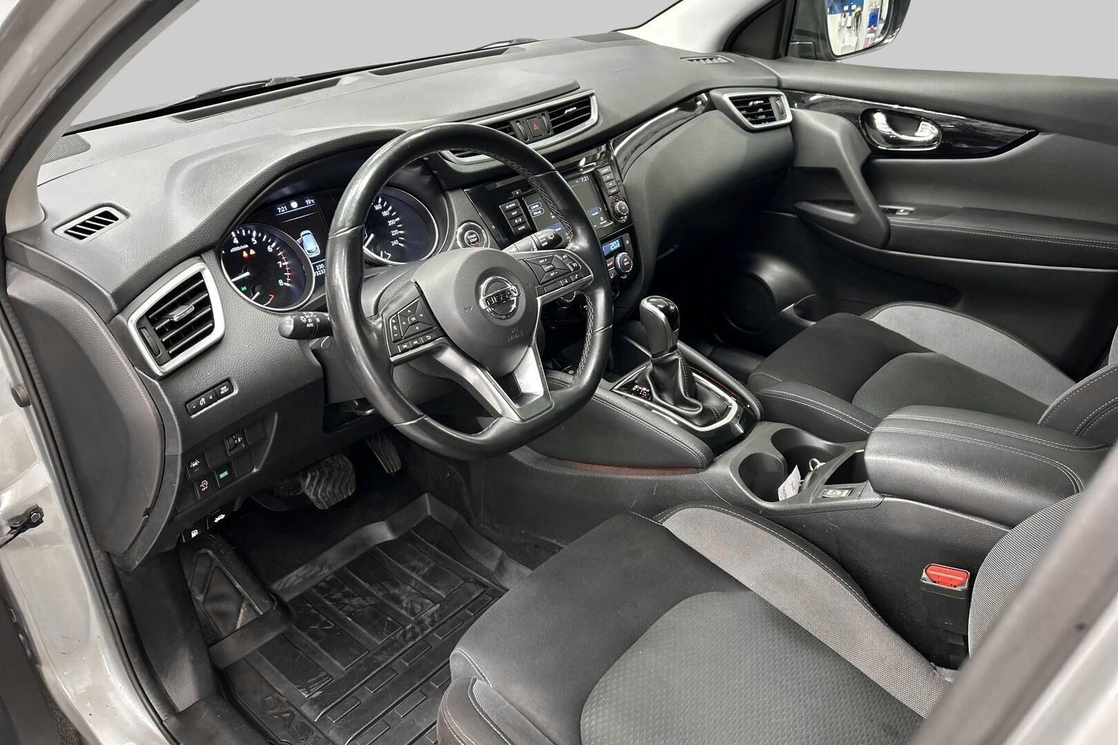 Nissan Qashqai iso kuva 18