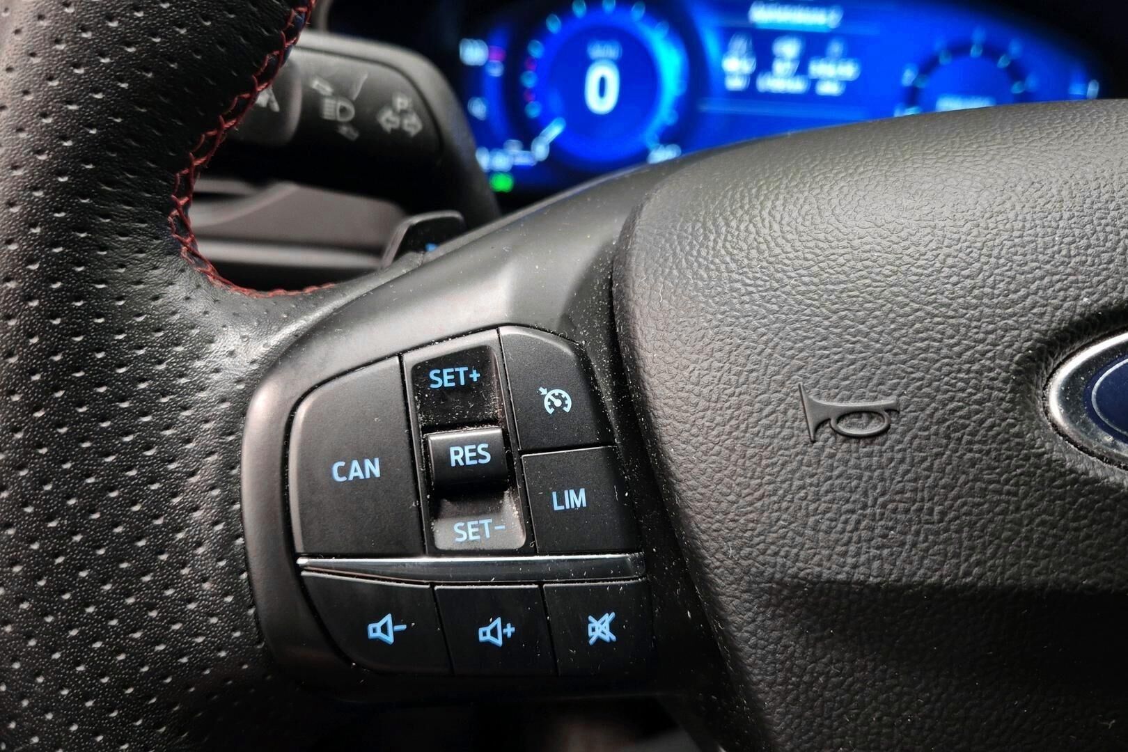 Ford Focus iso kuva 20