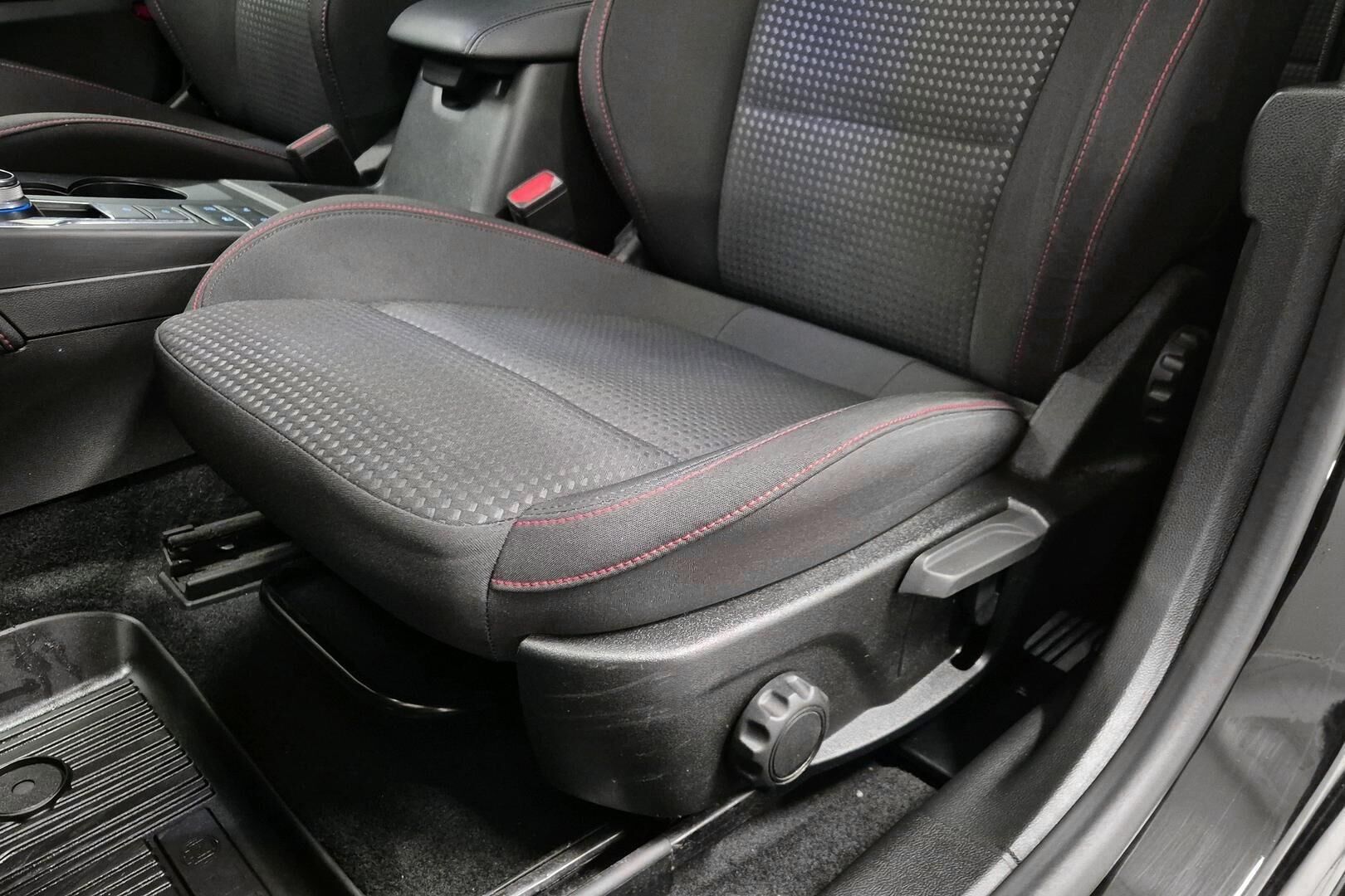 Ford Focus iso kuva 23