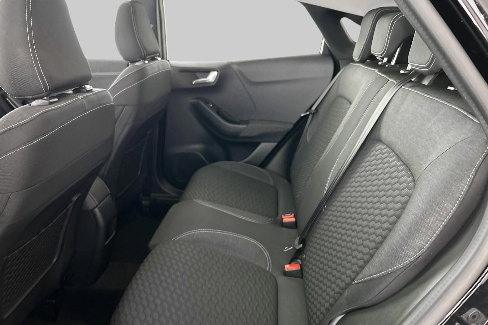 Ford Puma iso kuva 9