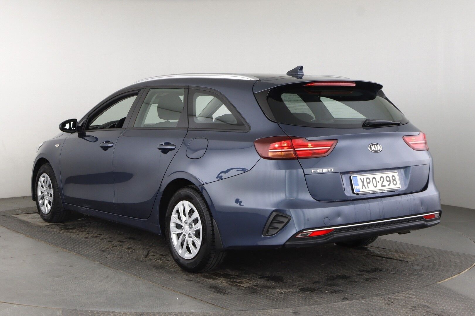 Kia Ceed iso kuva 7
