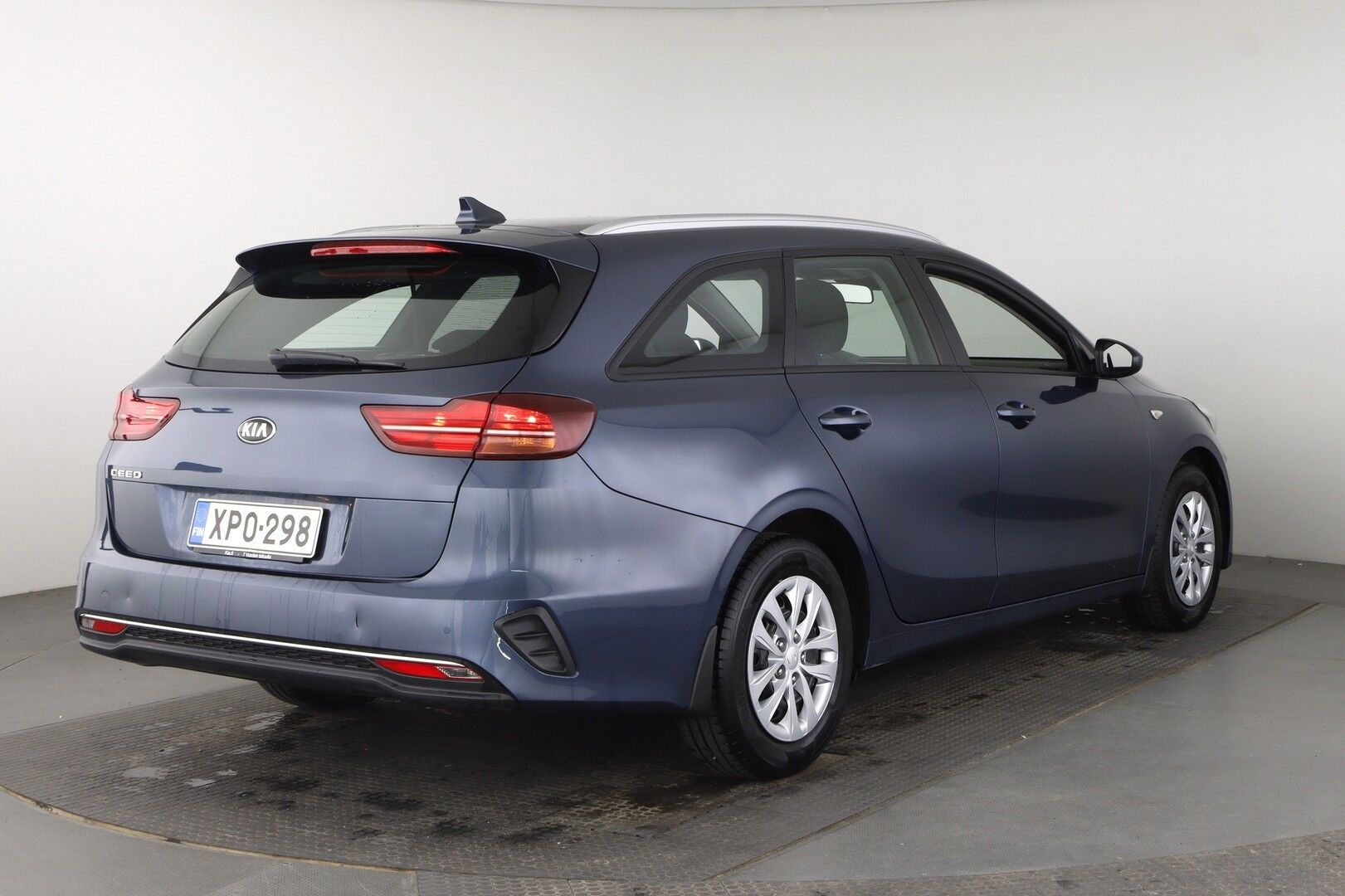 Kia Ceed iso kuva 3
