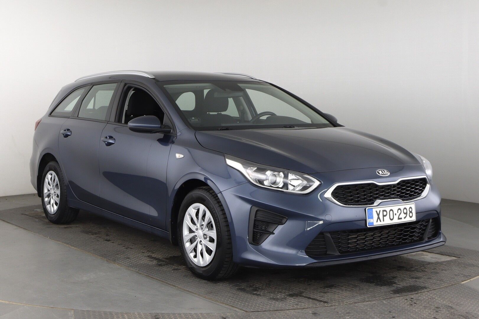 Kia Ceed iso kuva 9