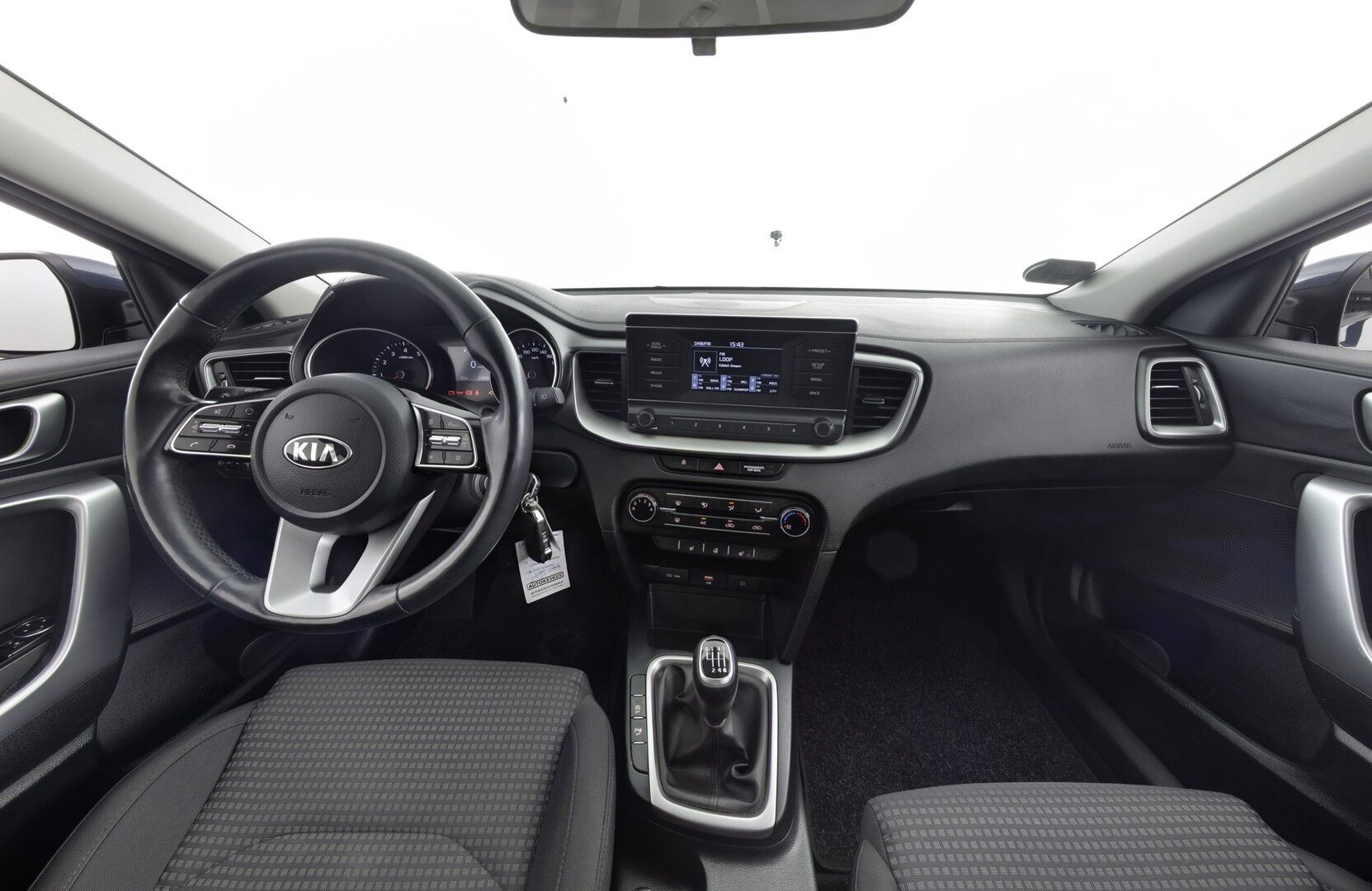 Kia Ceed iso kuva 5