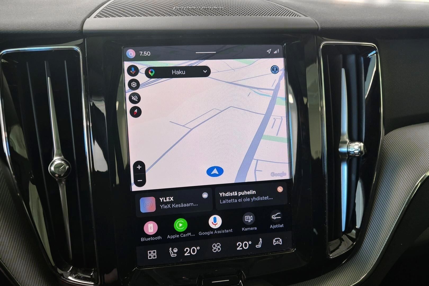 Volvo XC60 iso kuva 12
