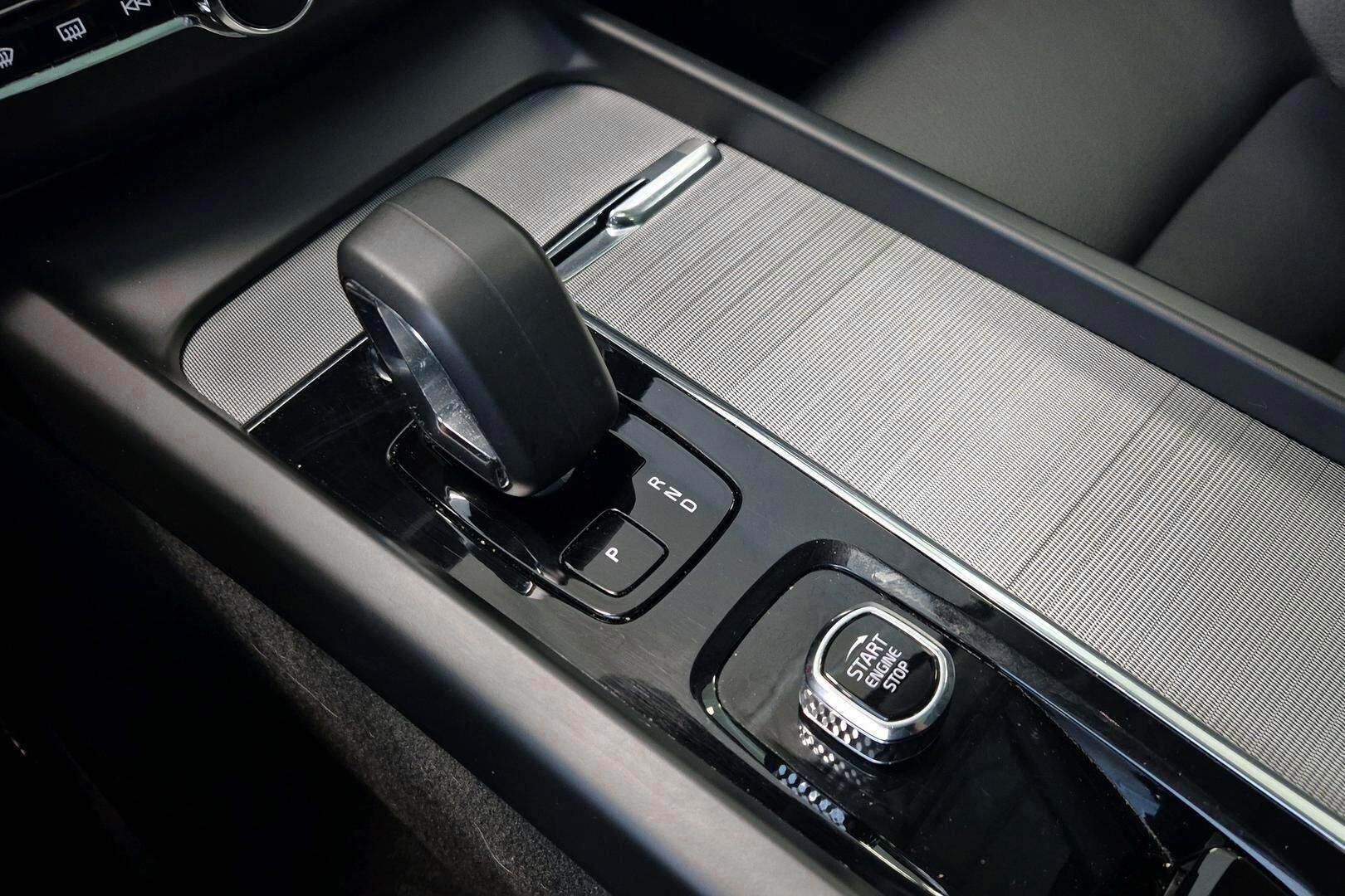 Volvo XC60 iso kuva 25