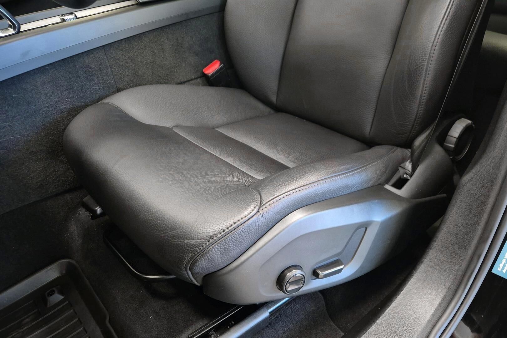 Volvo XC60 iso kuva 18