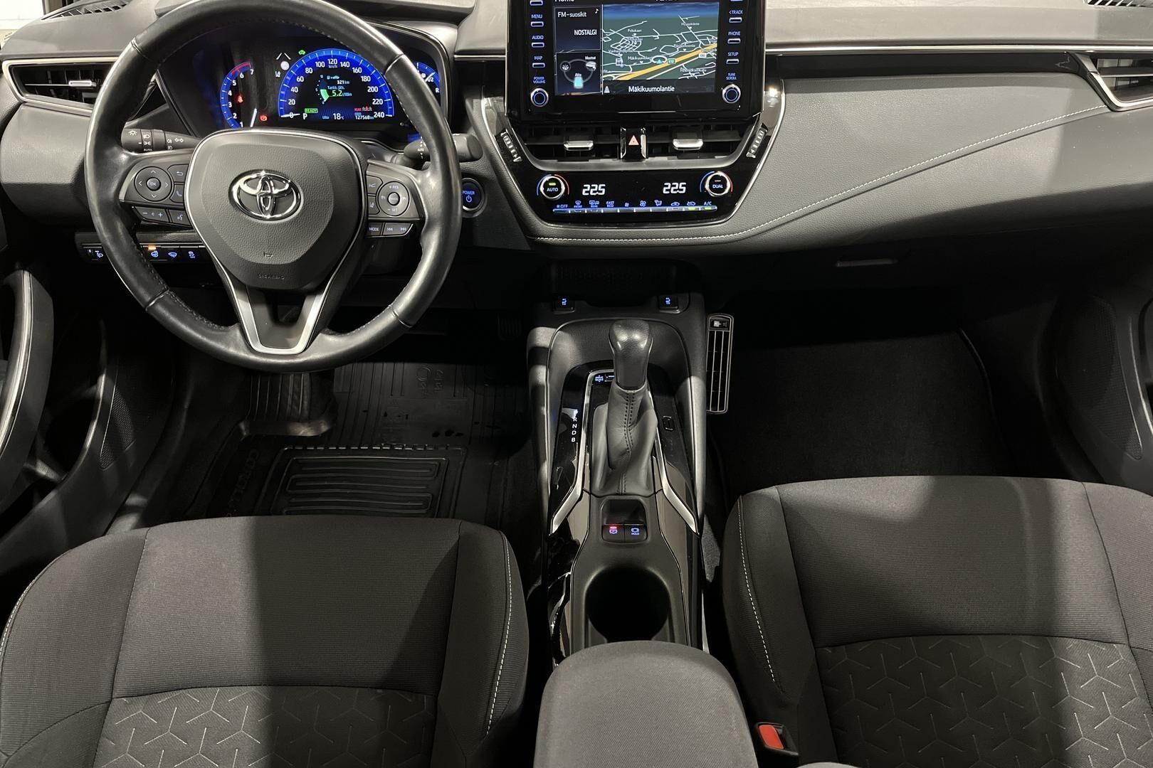 Toyota Corolla iso kuva 10