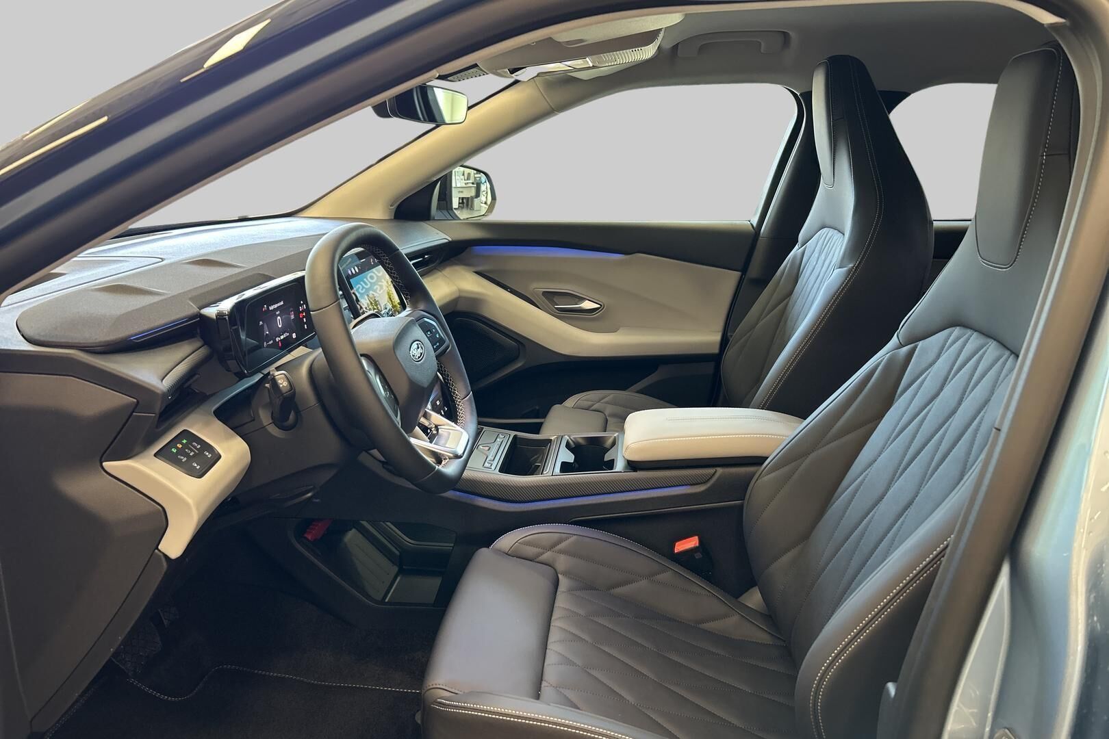 Ford Explorer iso kuva 22