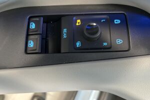 Ford Explorer esikatselu 12