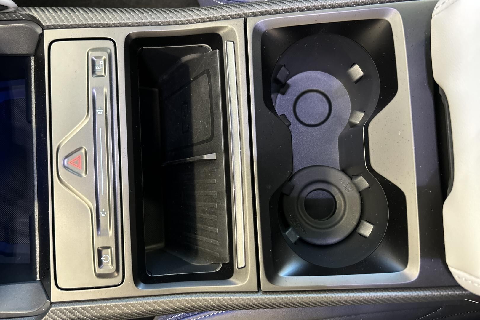 Ford Explorer iso kuva 16