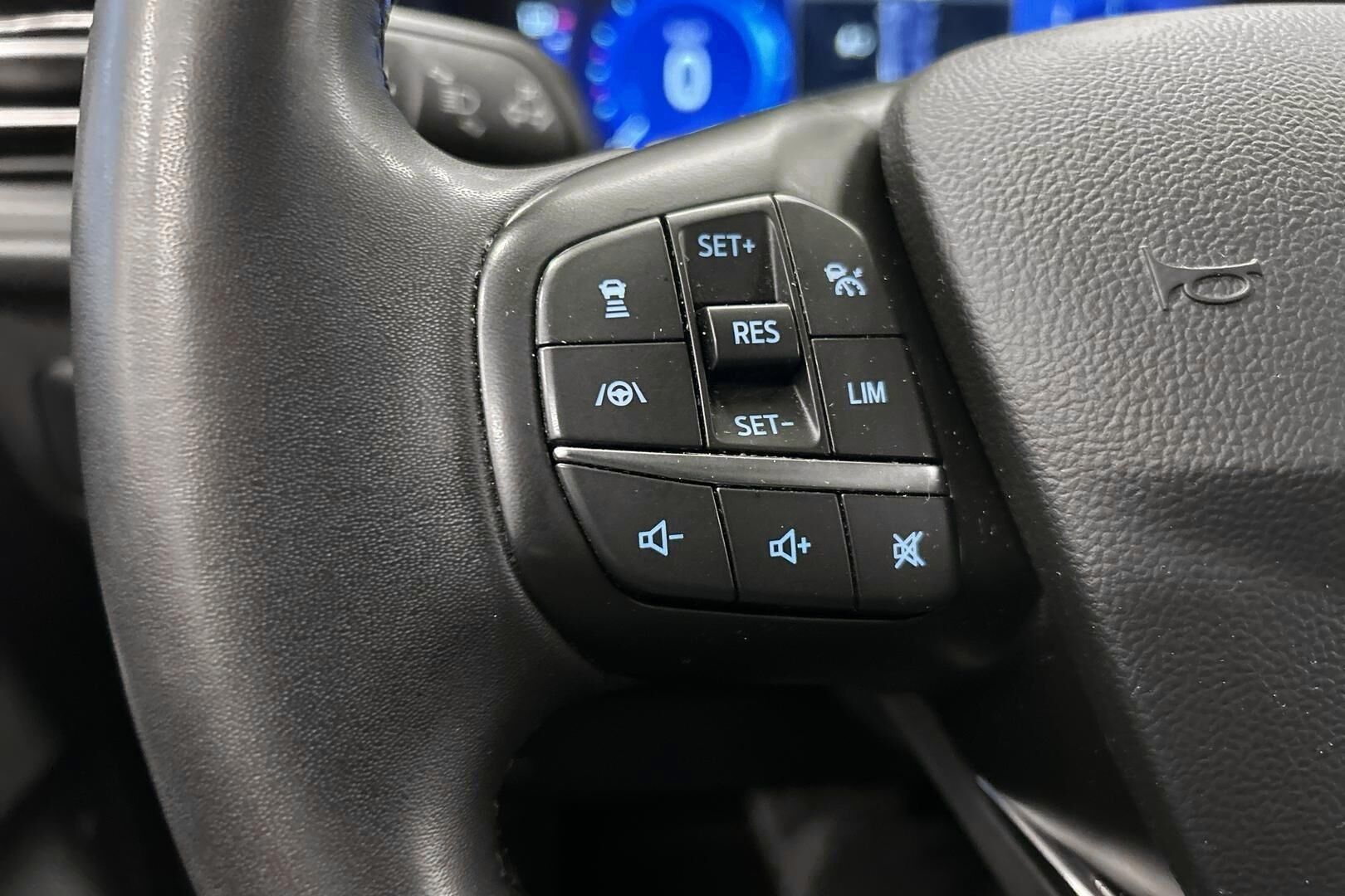 Ford Kuga iso kuva 15