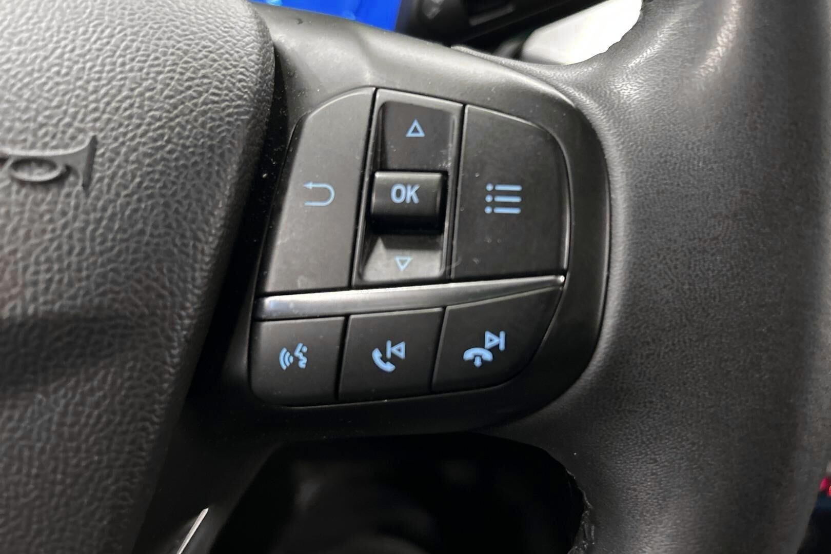 Ford Kuga iso kuva 16