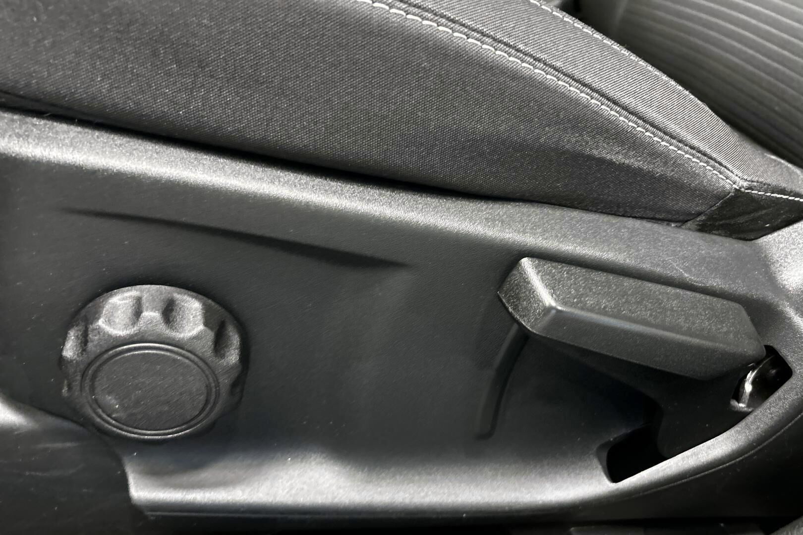 Ford Kuga iso kuva 20