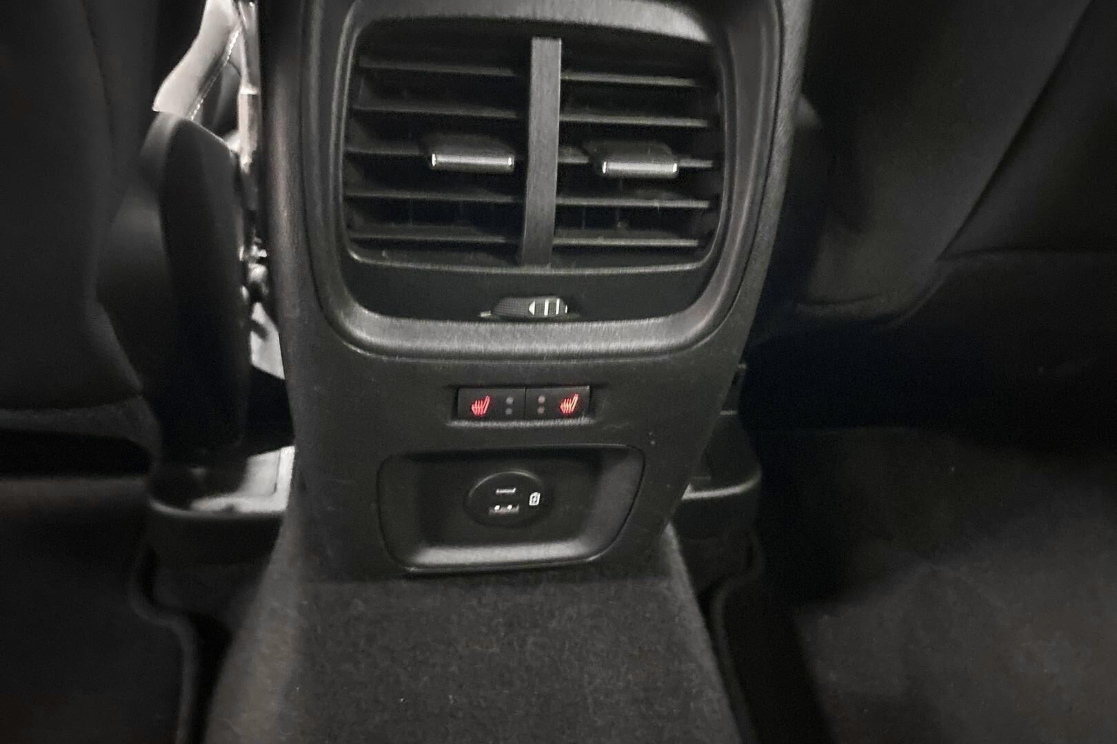 Ford Kuga iso kuva 23