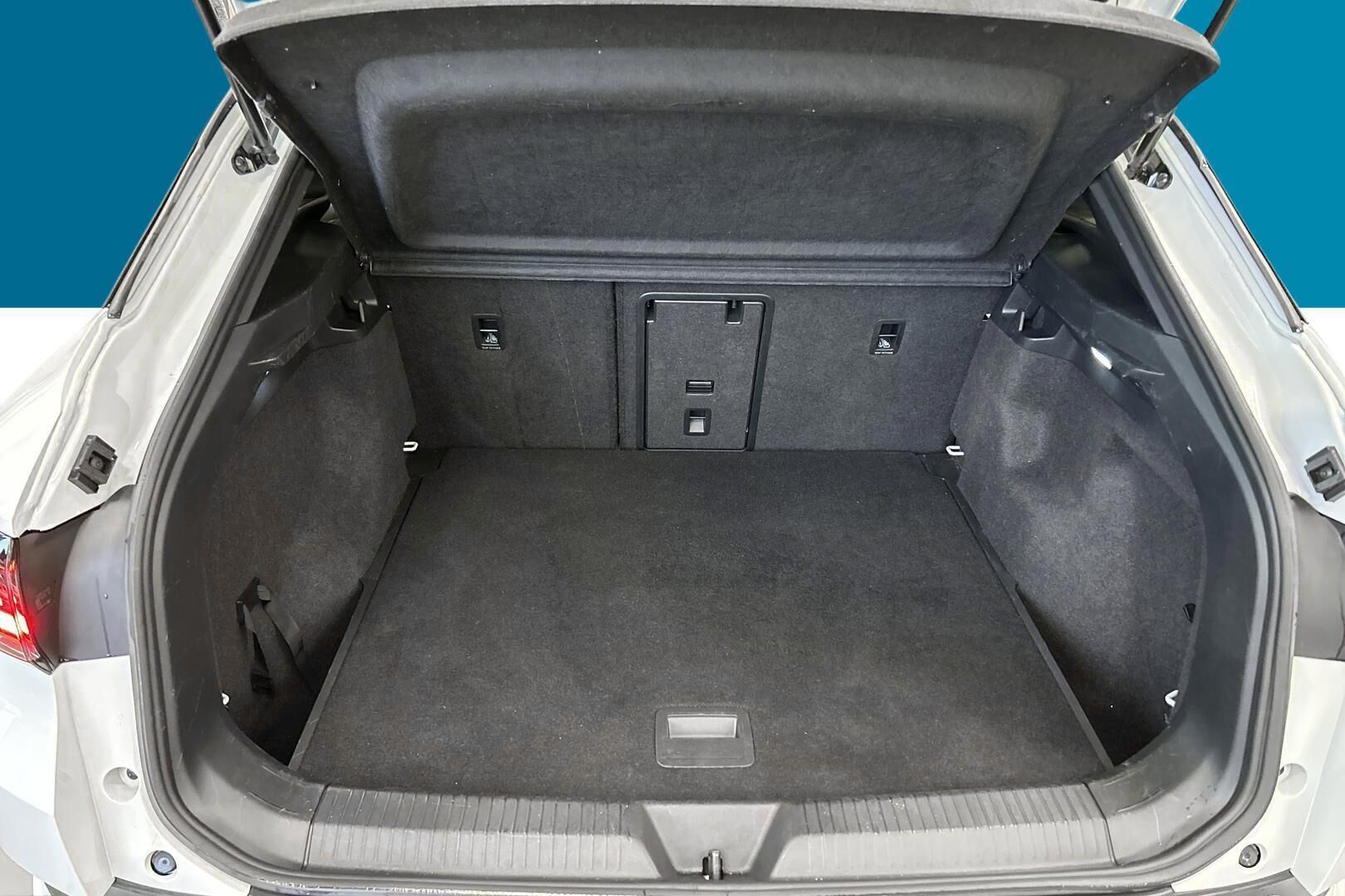 Volkswagen ID.4 iso kuva 10