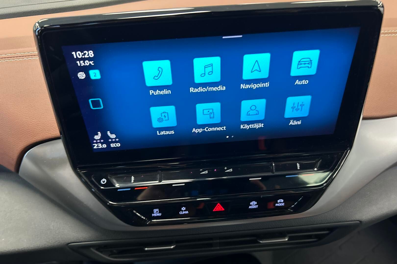 Volkswagen ID.4 iso kuva 13