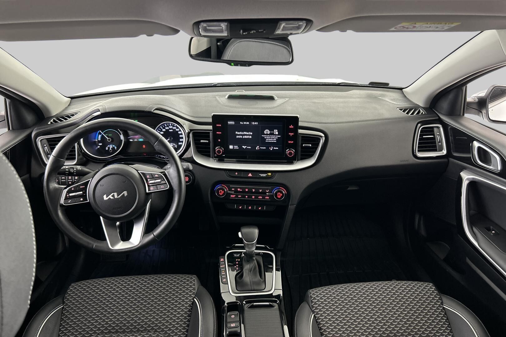 Kia Ceed iso kuva 10