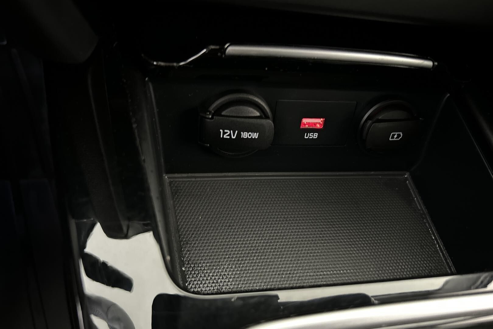 Kia Ceed iso kuva 21
