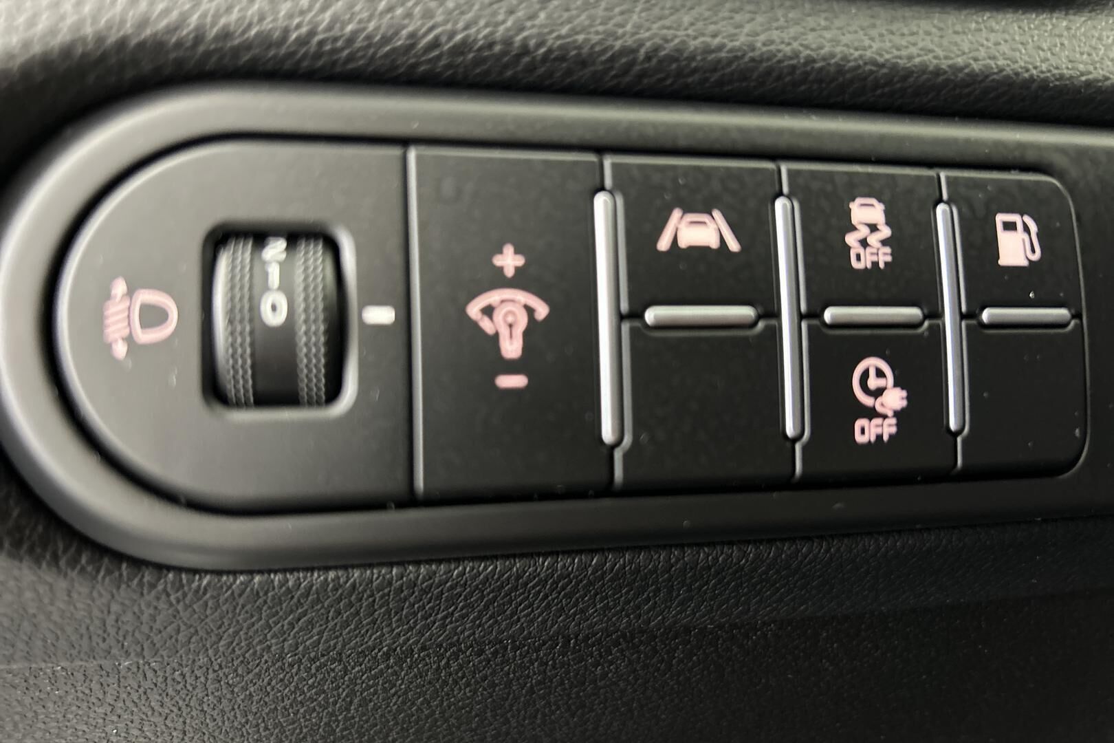 Kia Ceed iso kuva 25