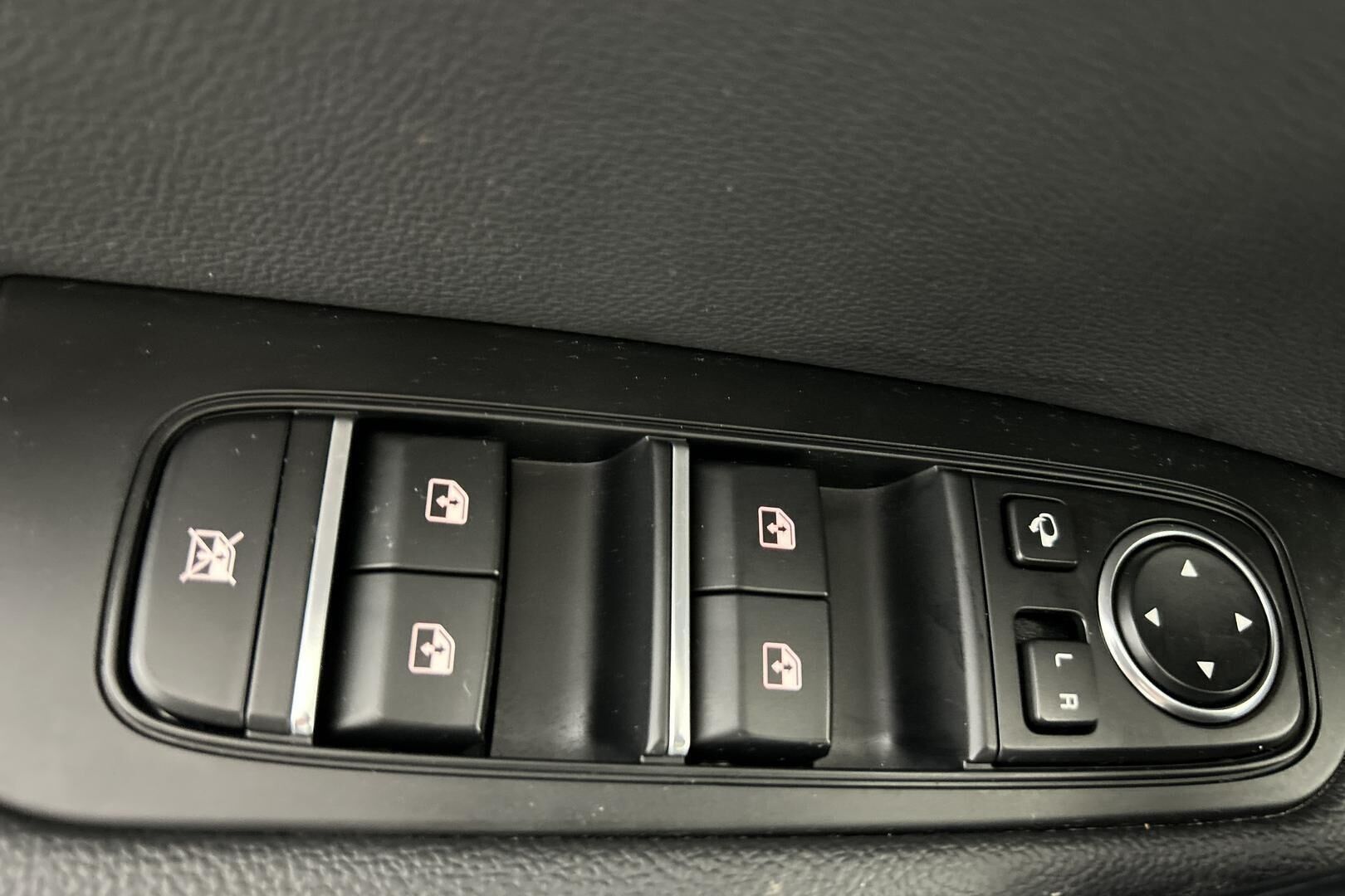 Kia Ceed iso kuva 26