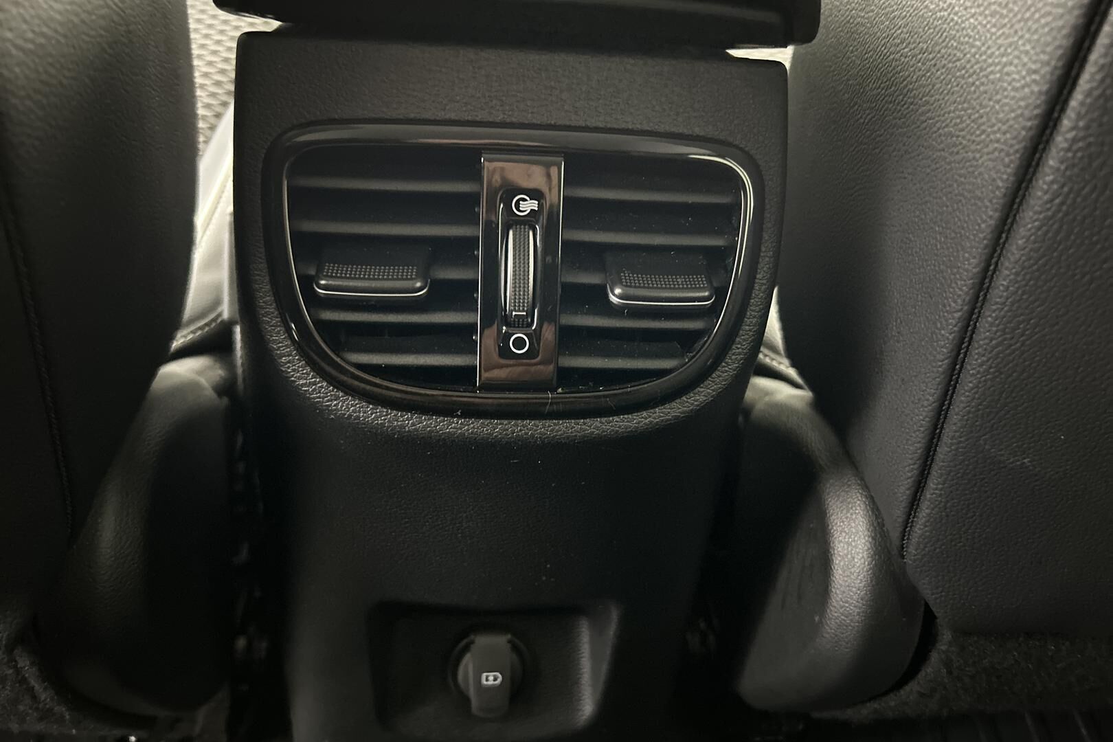 Kia Ceed iso kuva 27