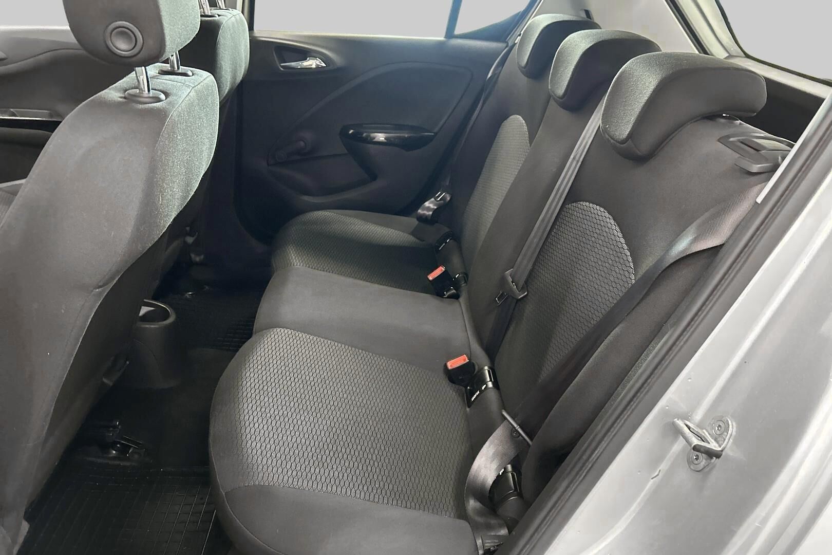 Opel Corsa iso kuva 9